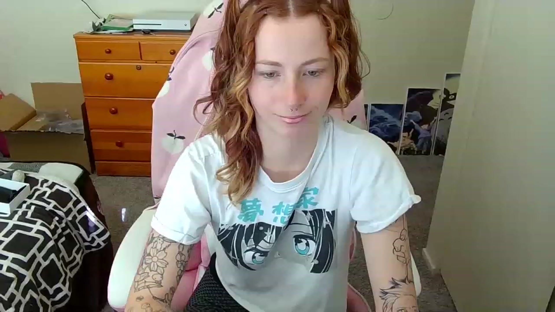 Gallery image thumbnail from Little_Lunar's myfreecams stream on, 02/18/2023, 21:45 image 8 of 20
