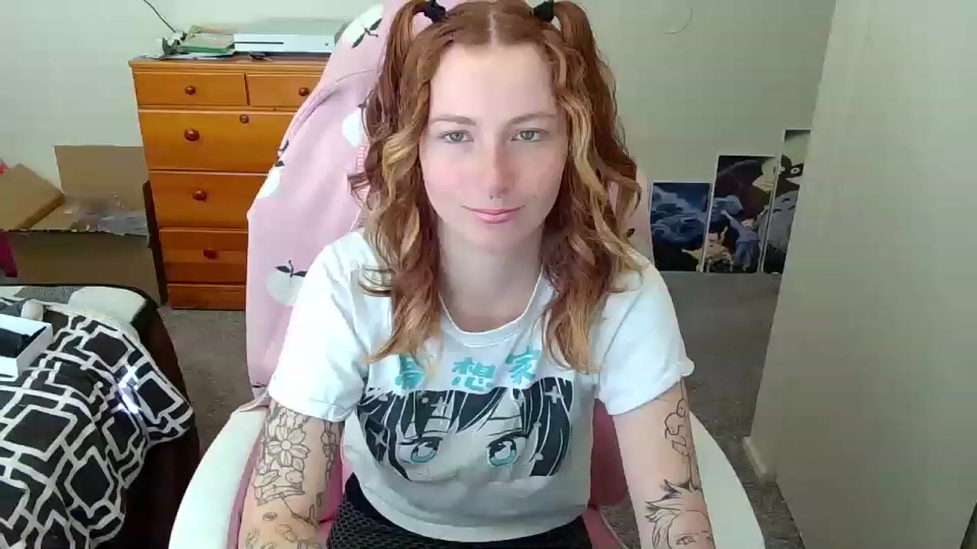 Gallery image thumbnail from Little_Lunar's myfreecams stream on, 02/18/2023, 21:45 image 2 of 20