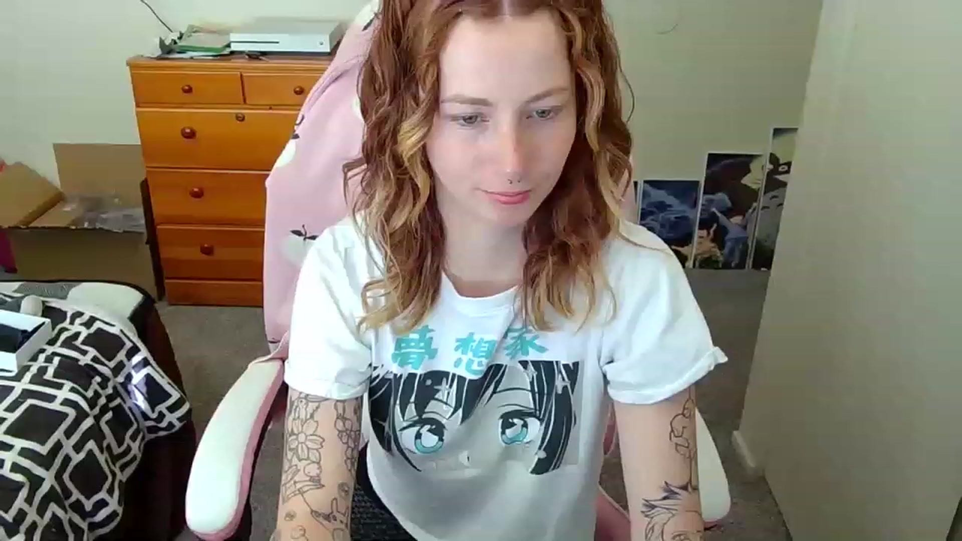 Gallery image thumbnail from Little_Lunar's myfreecams stream on, 02/18/2023, 21:45 image 4 of 20