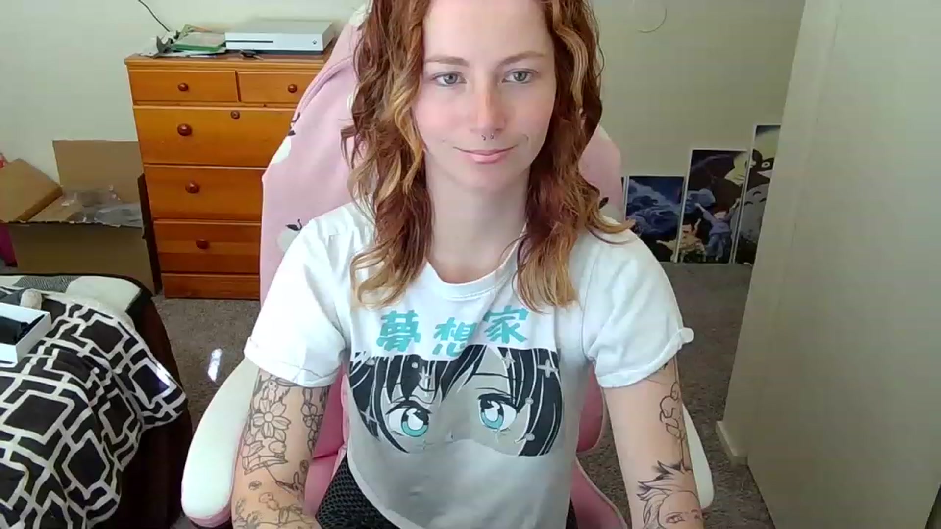 Gallery image thumbnail from Little_Lunar's myfreecams stream on, 02/18/2023, 21:45 image 10 of 20