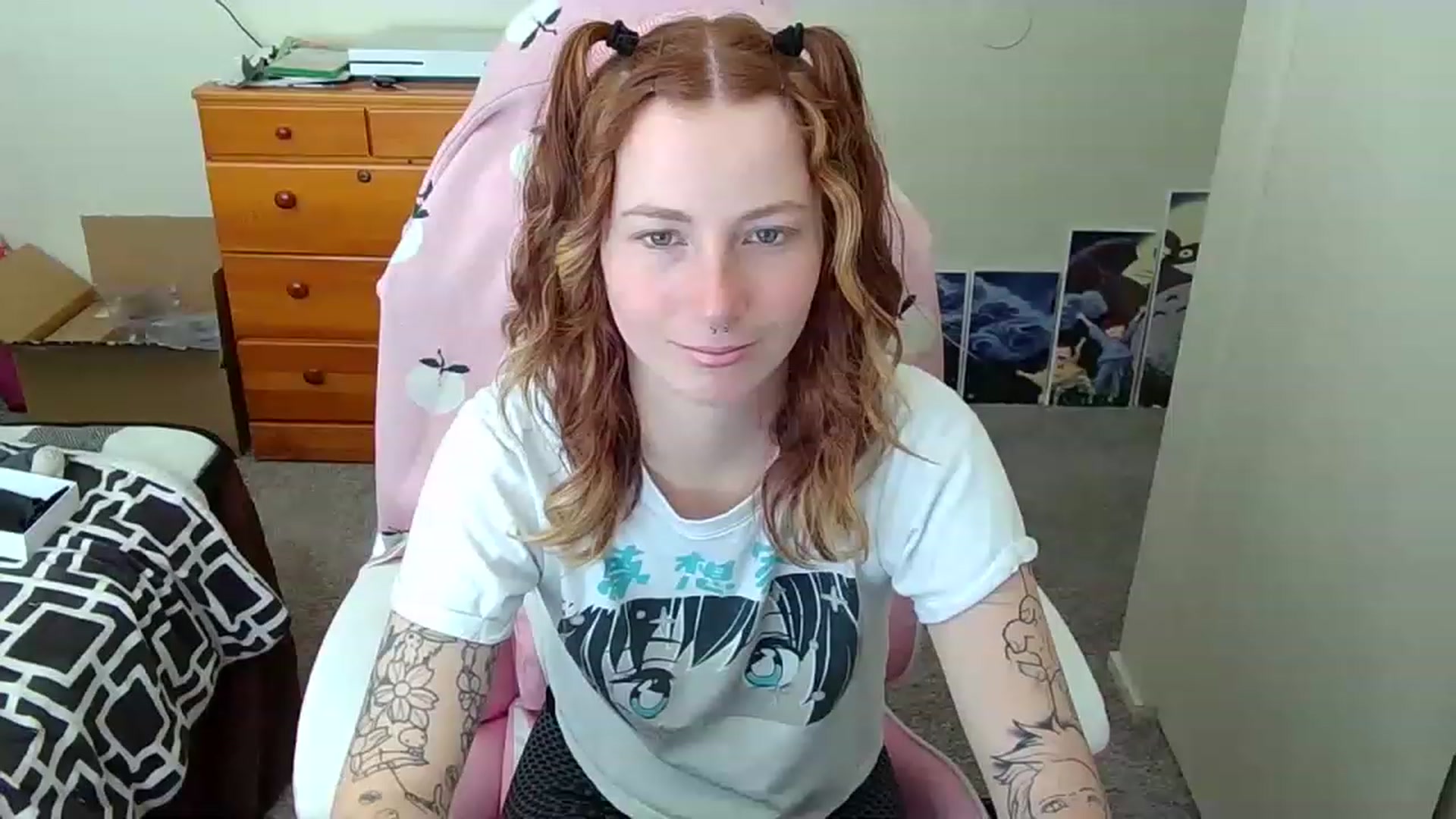 Gallery image thumbnail from Little_Lunar's myfreecams stream on, 02/18/2023, 21:45 image 18 of 20