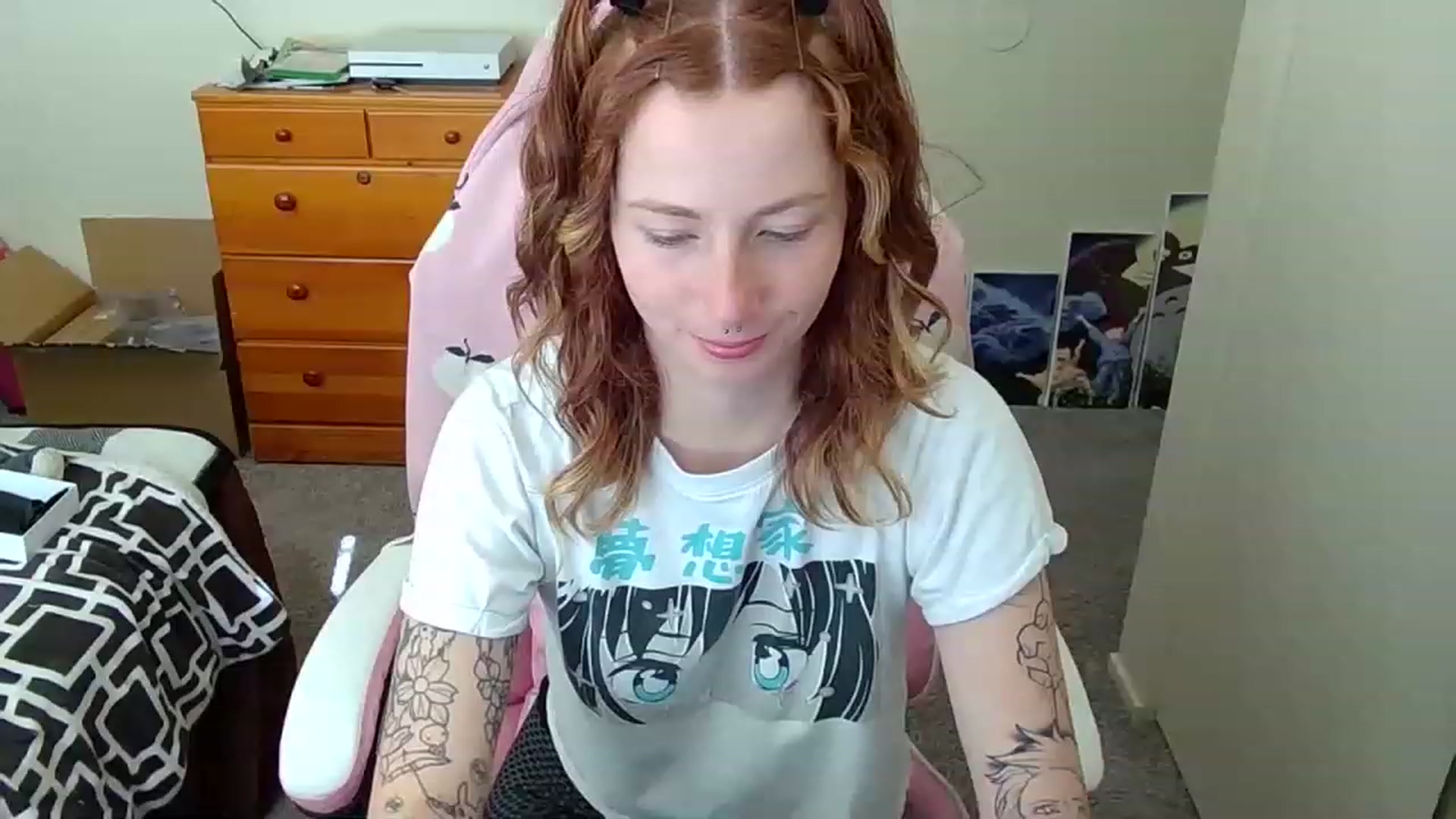 Gallery image thumbnail from Little_Lunar's myfreecams stream on, 02/18/2023, 21:45 image 12 of 20