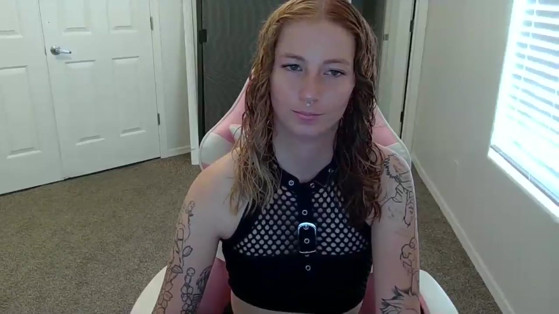 Gallery image thumbnail from Little_Lunar's myfreecams stream on, 09/16/2024, 24:17 image 2 of 20