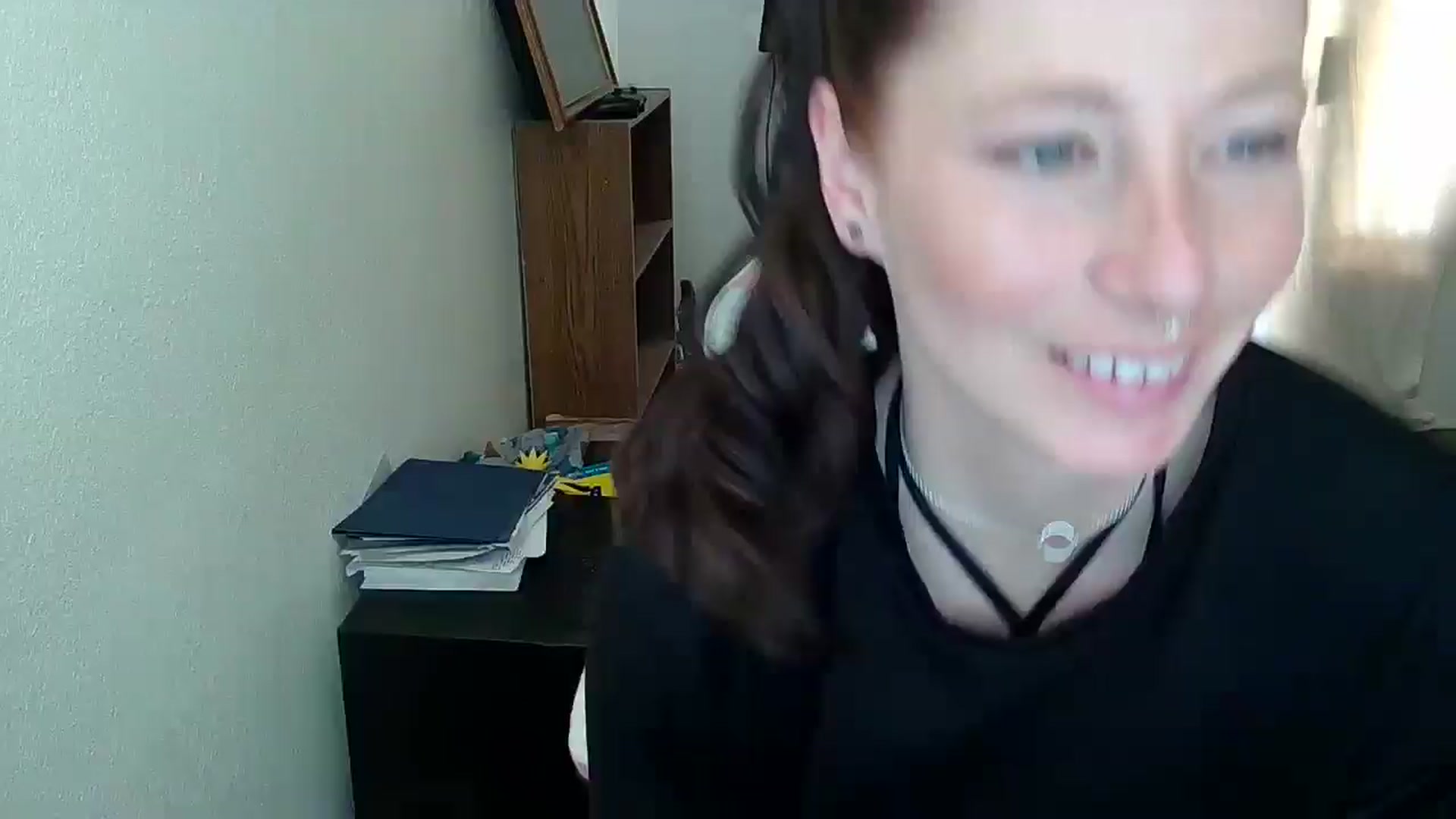 Gallery image thumbnail from Little_Lunar's myfreecams stream on, 05/19/2025, 20:46 image 1 of 20