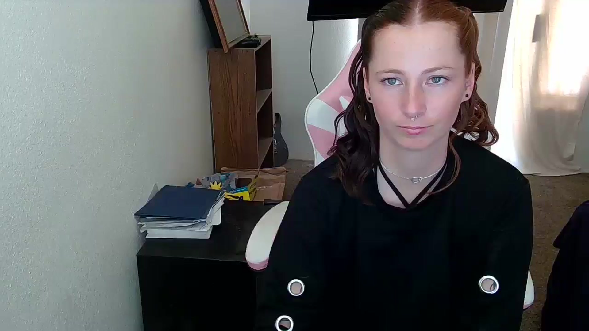 Gallery image thumbnail from Little_Lunar's myfreecams stream on, 05/19/2025, 20:46 image 20 of 20