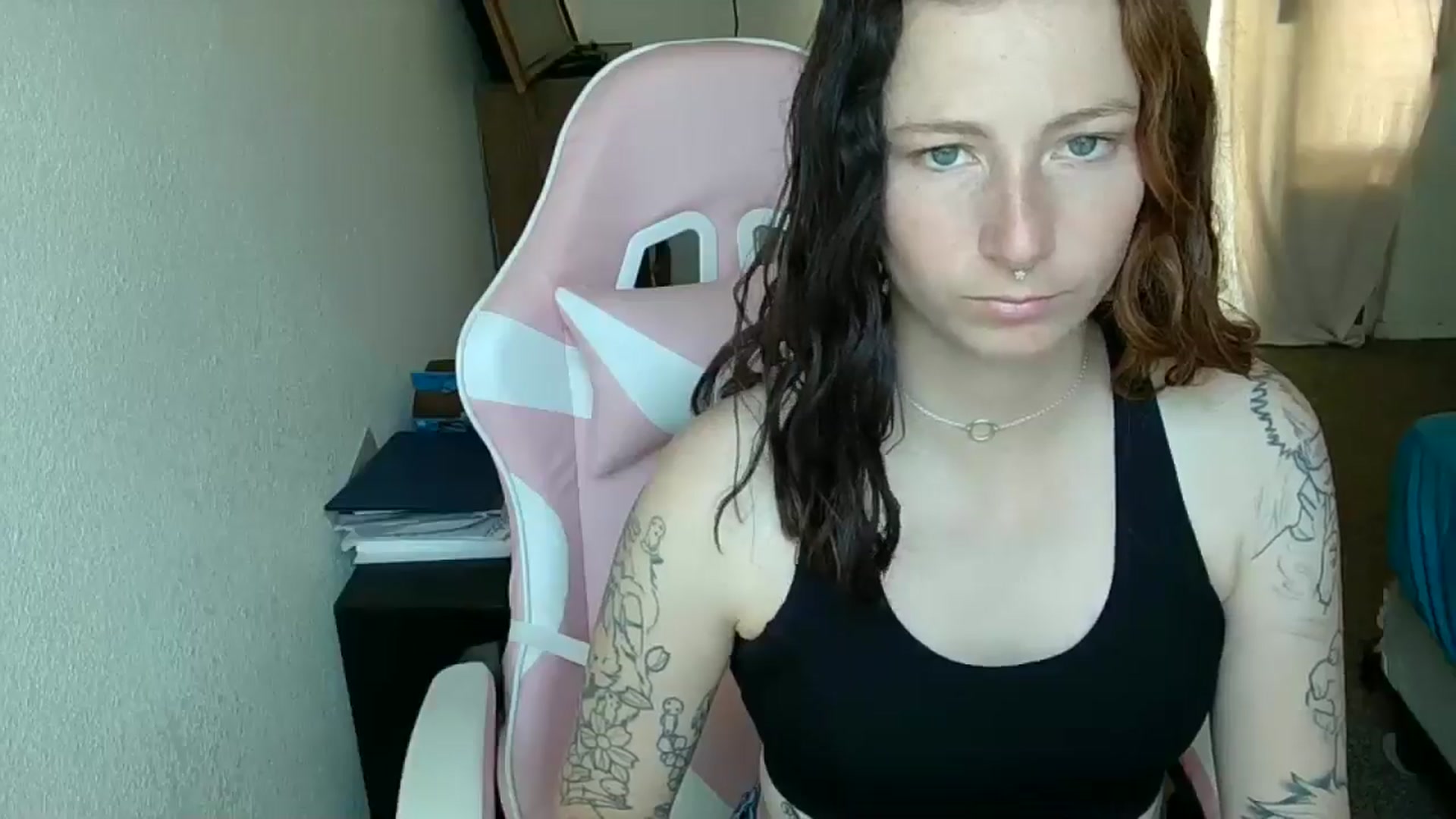 Gallery image thumbnail from Little_Lunar's myfreecams stream on, 05/21/2025, 18:20 image 3 of 20