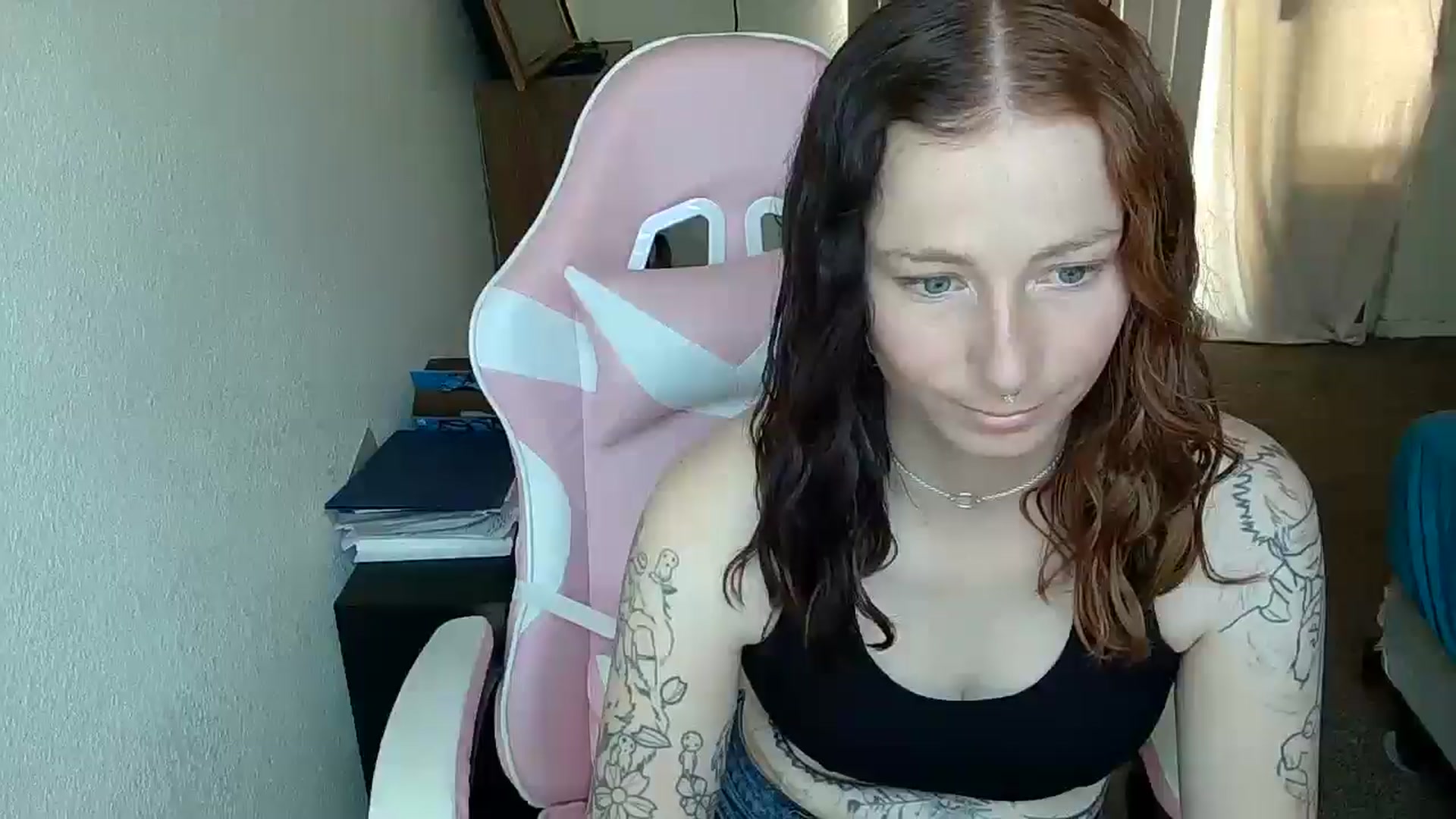Gallery image thumbnail from Little_Lunar's myfreecams stream on, 05/21/2025, 18:20 image 19 of 20