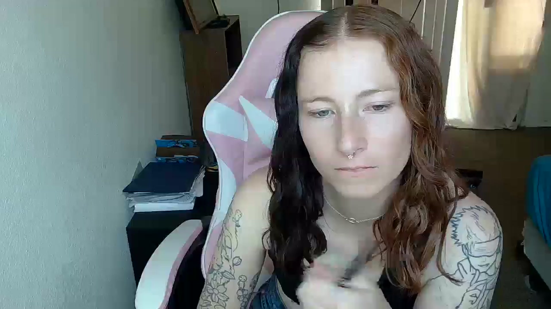 Gallery image thumbnail from Little_Lunar's myfreecams stream on, 05/21/2025, 18:20 image 12 of 20