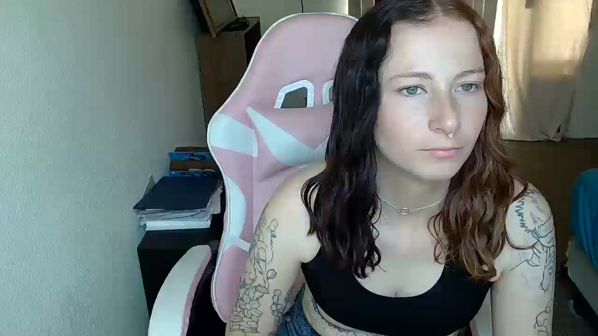Gallery image thumbnail from Little_Lunar's myfreecams stream on, 05/21/2025, 18:20 image 17 of 20