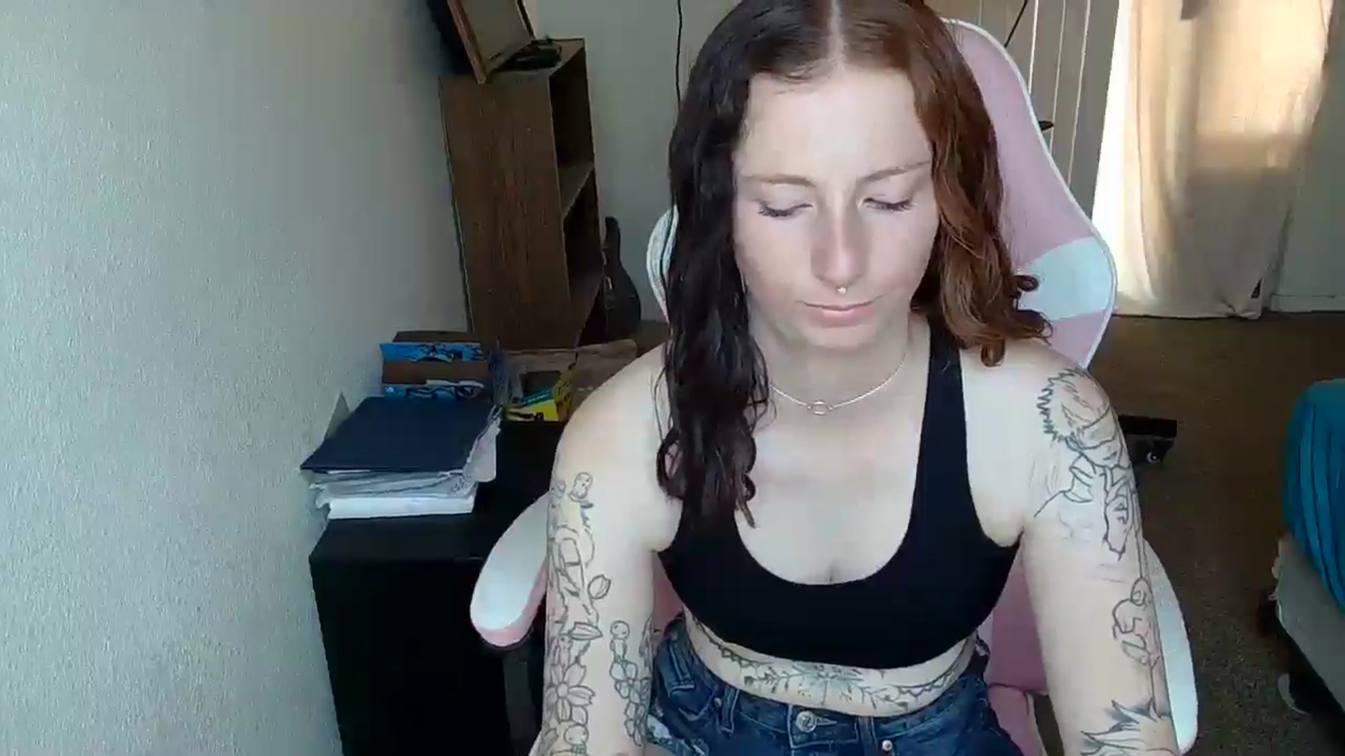 Gallery image thumbnail from Little_Lunar's myfreecams stream on, 05/21/2025, 18:53 image 12 of 20