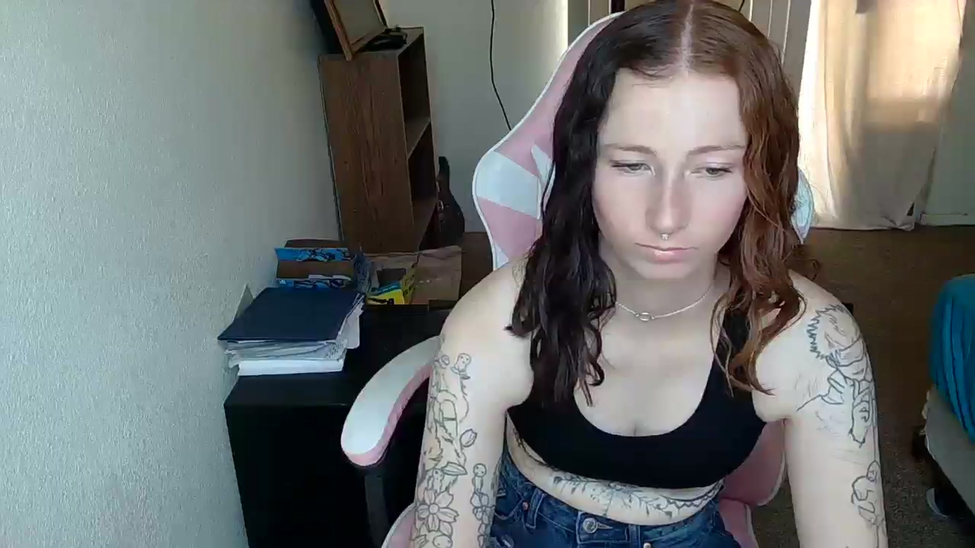 Gallery image thumbnail from Little_Lunar's myfreecams stream on, 05/21/2025, 18:53 image 4 of 20