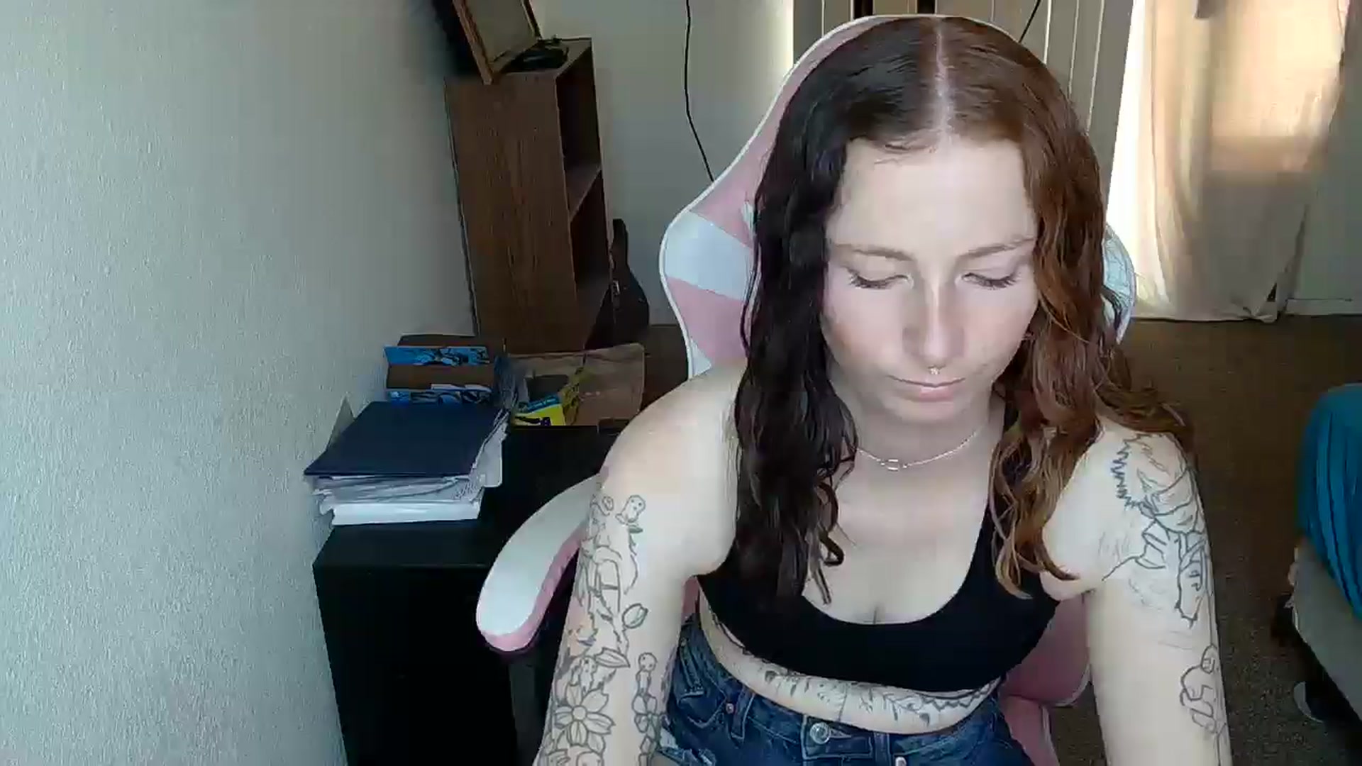 Gallery image thumbnail from Little_Lunar's myfreecams stream on, 05/21/2025, 18:53 image 7 of 20