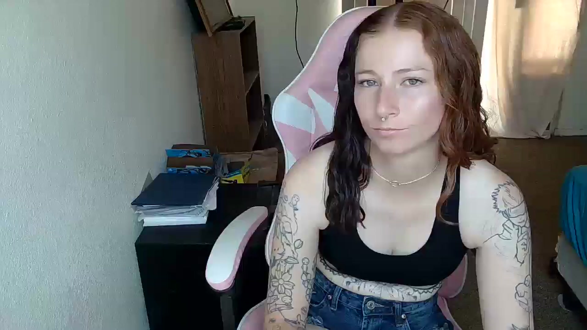 Gallery image thumbnail from Little_Lunar's myfreecams stream on, 05/21/2025, 18:53 image 16 of 20