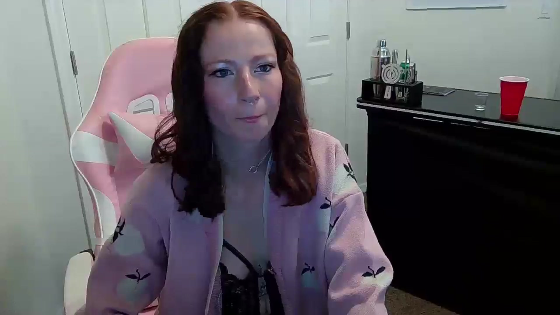 Gallery image thumbnail from Little_Lunar's myfreecams stream on, 05/29/2025, 20:08 image 20 of 20