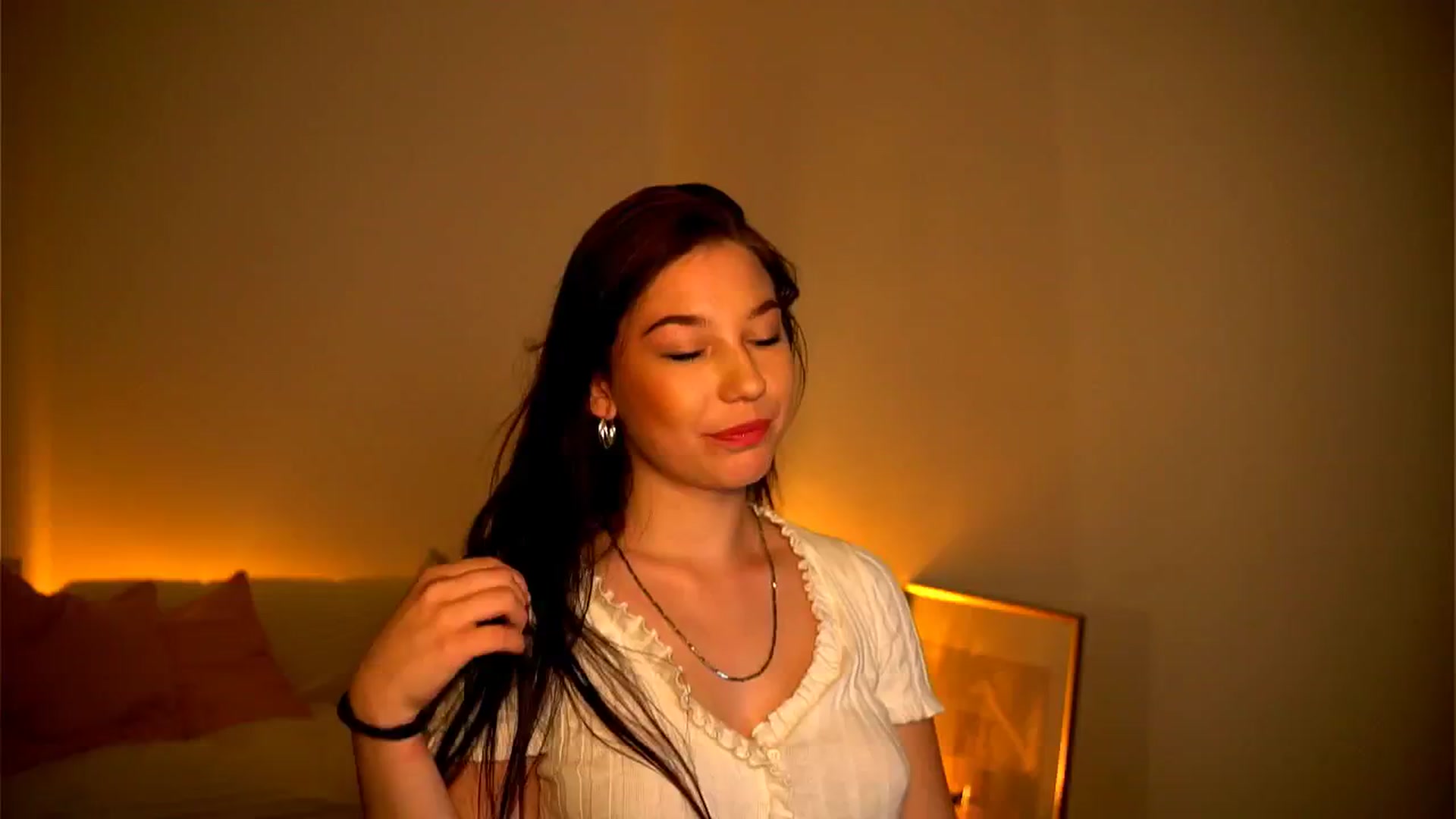 Gallery image thumbnail from Little_Nut's myfreecams stream on, 11/02/2024, 15:10 image 9 of 20