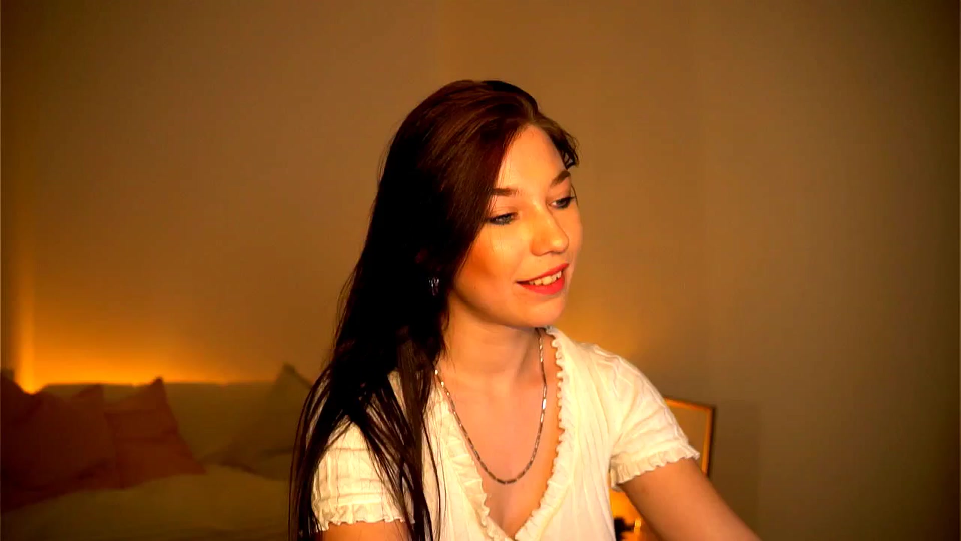 Gallery image thumbnail from Little_Nut's myfreecams stream on, 11/02/2024, 15:10 image 4 of 20