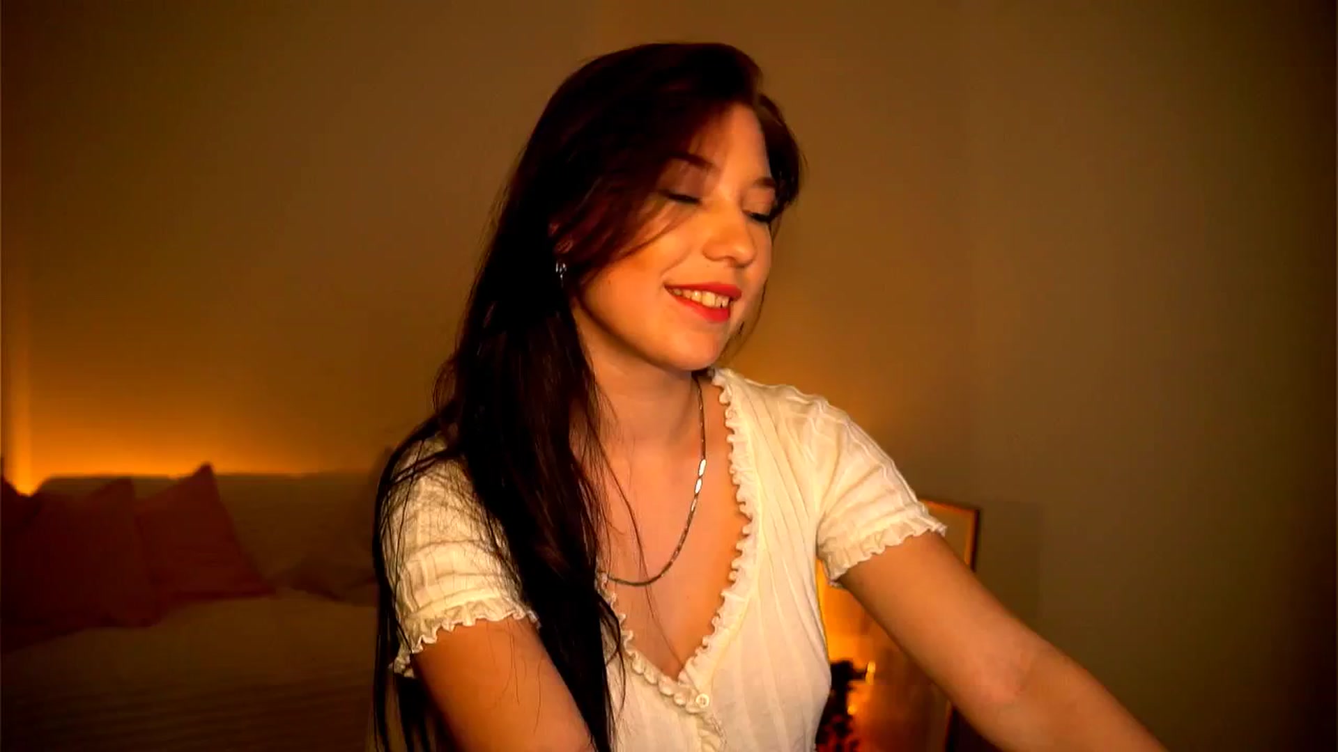 Gallery image thumbnail from Little_Nut's myfreecams stream on, 11/02/2024, 15:23 image 10 of 20