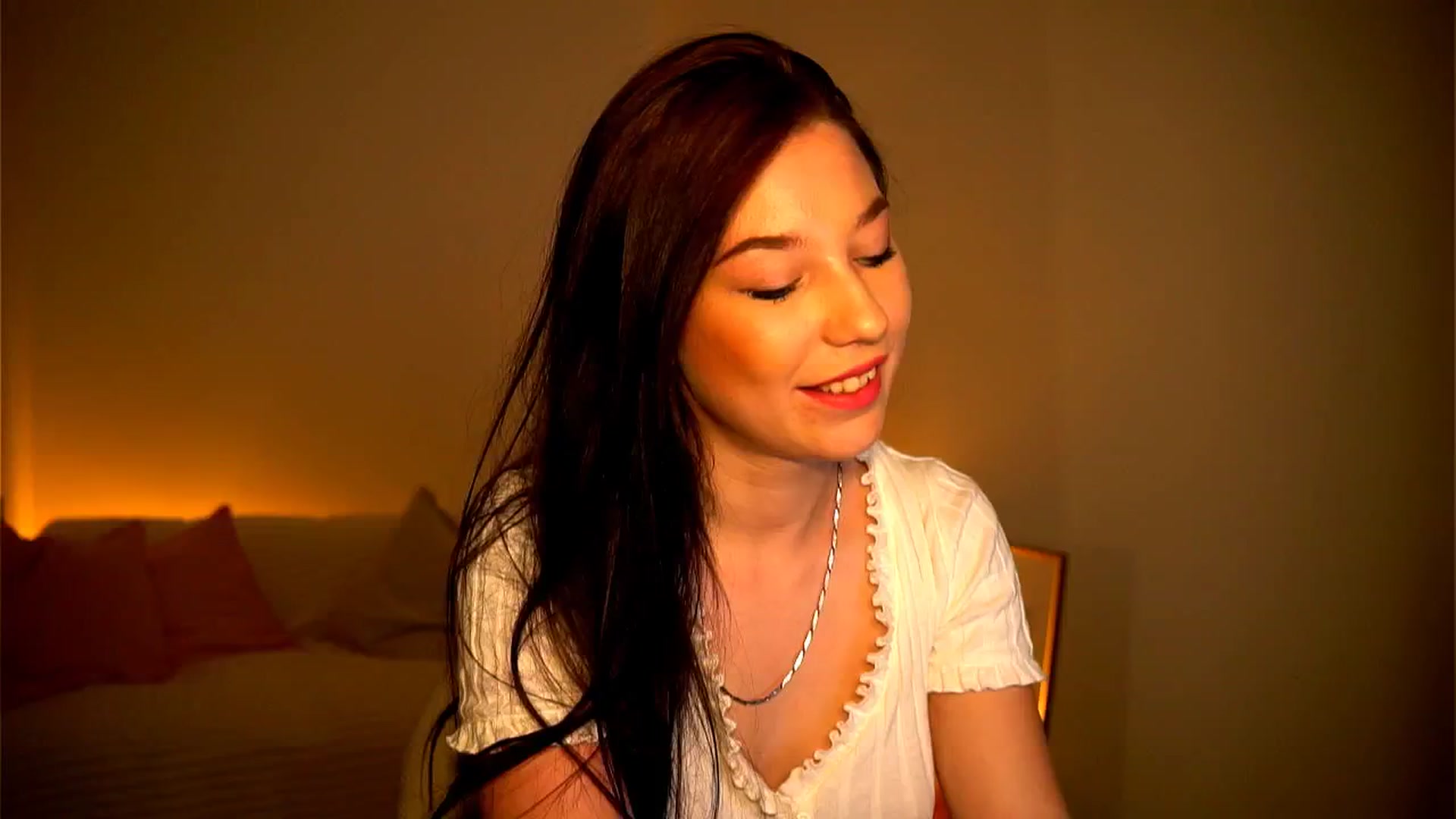 Gallery image thumbnail from Little_Nut's myfreecams stream on, 11/02/2024, 15:23 image 12 of 20