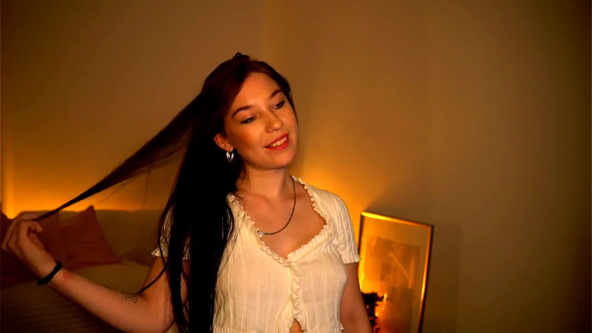 Gallery image thumbnail from Little_Nut's myfreecams stream on, 11/02/2024, 15:23 image 11 of 20