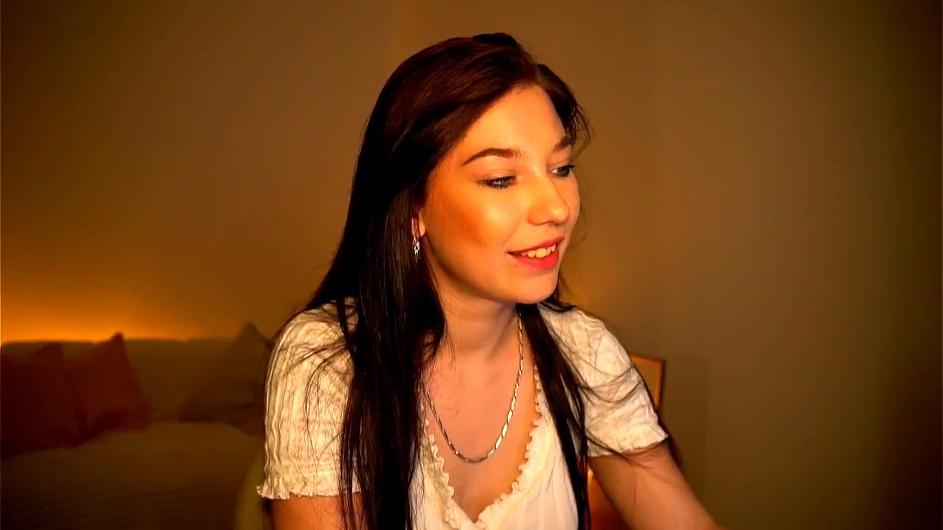 Gallery image thumbnail from Little_Nut's myfreecams stream on, 11/02/2024, 15:58 image 3 of 20