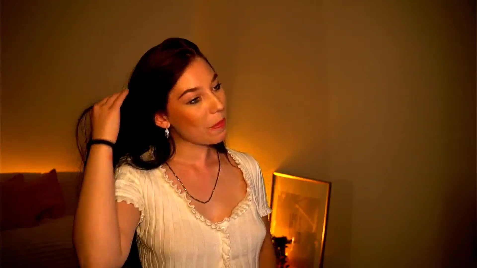Gallery image thumbnail from Little_Nut's myfreecams stream on, 11/02/2024, 15:58 image 12 of 20
