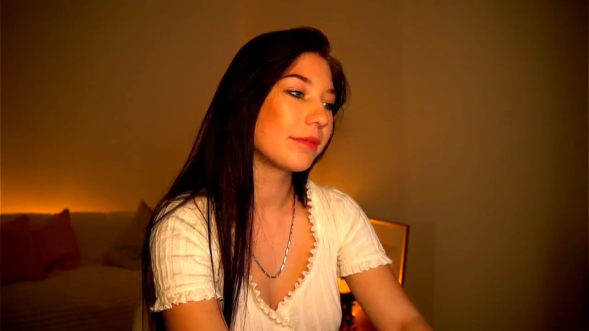 Gallery image thumbnail from Little_Nut's myfreecams stream on, 11/02/2024, 15:58 image 10 of 20