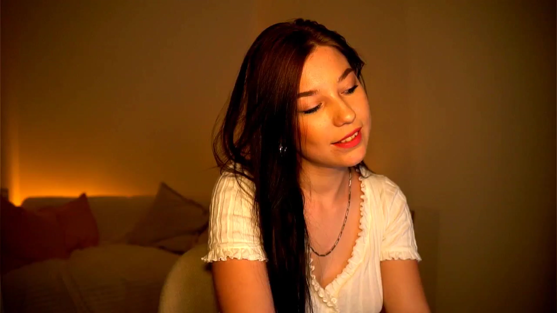 Gallery image thumbnail from Little_Nut's myfreecams stream on, 11/02/2024, 16:42 image 17 of 20