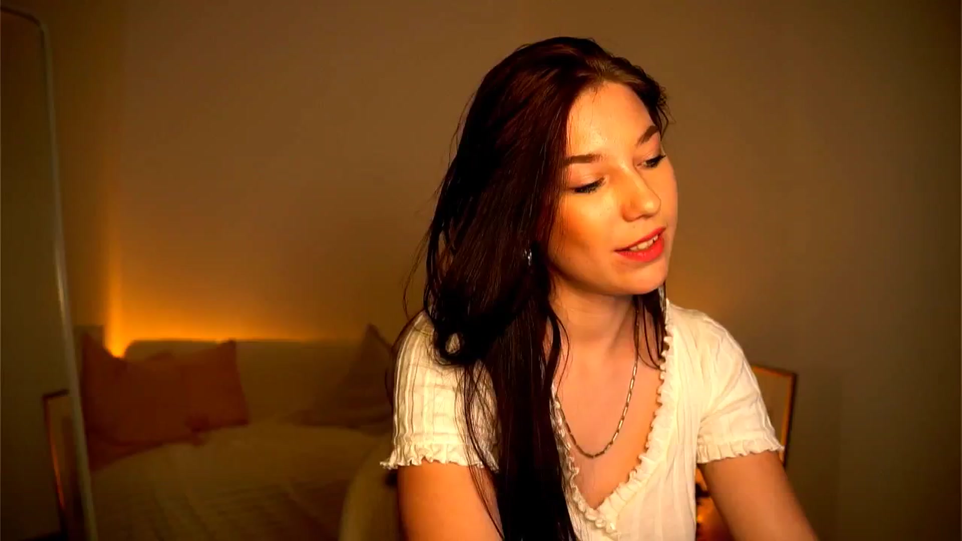 Gallery image thumbnail from Little_Nut's myfreecams stream on, 11/02/2024, 19:32 image 20 of 20
