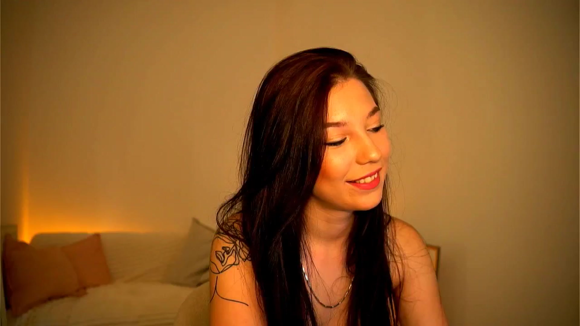 Gallery image thumbnail from Little_Nut's myfreecams stream on, 11/03/2024, 15:05 image 5 of 20