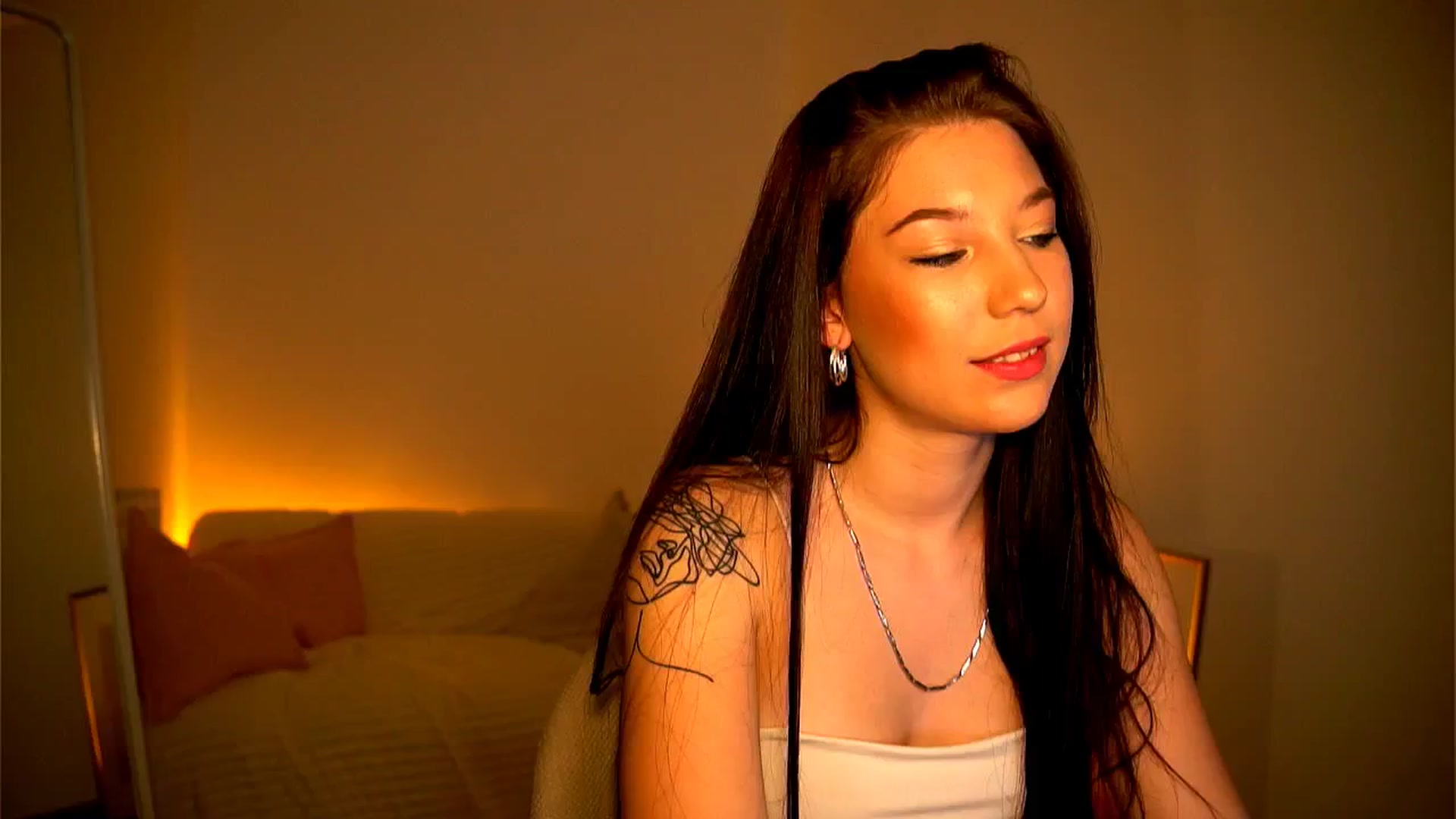 Gallery image thumbnail from Little_Nut's myfreecams stream on, 11/03/2024, 16:35 image 2 of 20