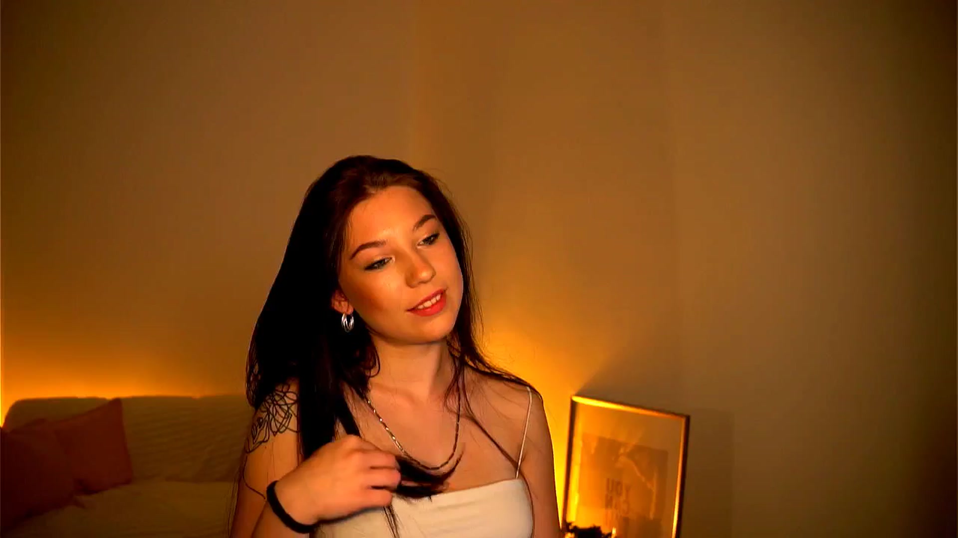 Gallery image thumbnail from Little_Nut's myfreecams stream on, 11/03/2024, 16:35 image 14 of 20