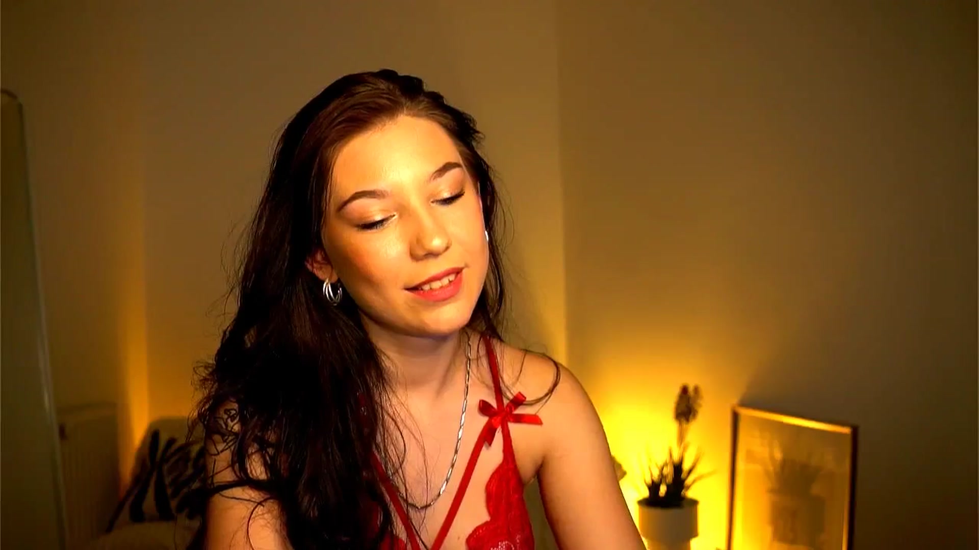 Gallery image thumbnail from Little_Nut's myfreecams stream on, 11/06/2024, 17:43 image 13 of 20