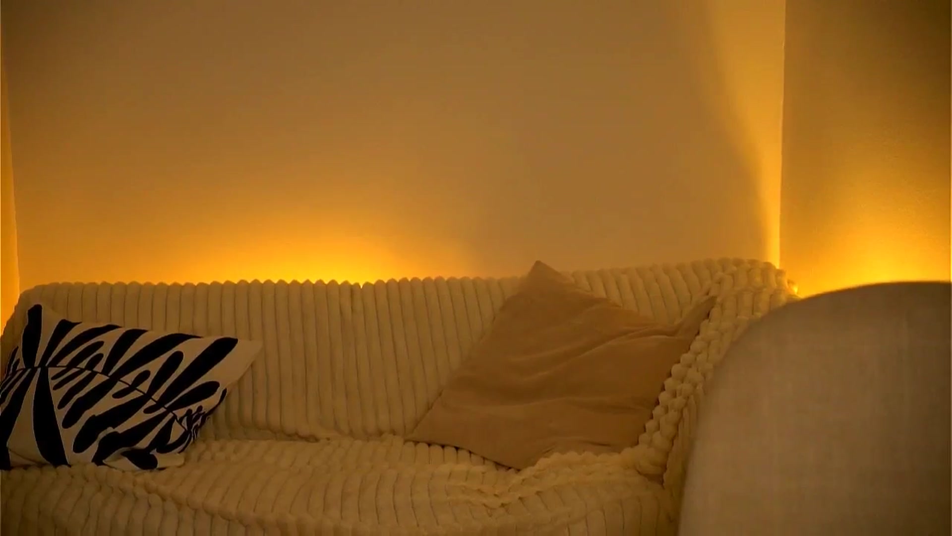 Gallery image thumbnail from Little_Nut's myfreecams stream on, 11/06/2024, 17:43 image 18 of 20