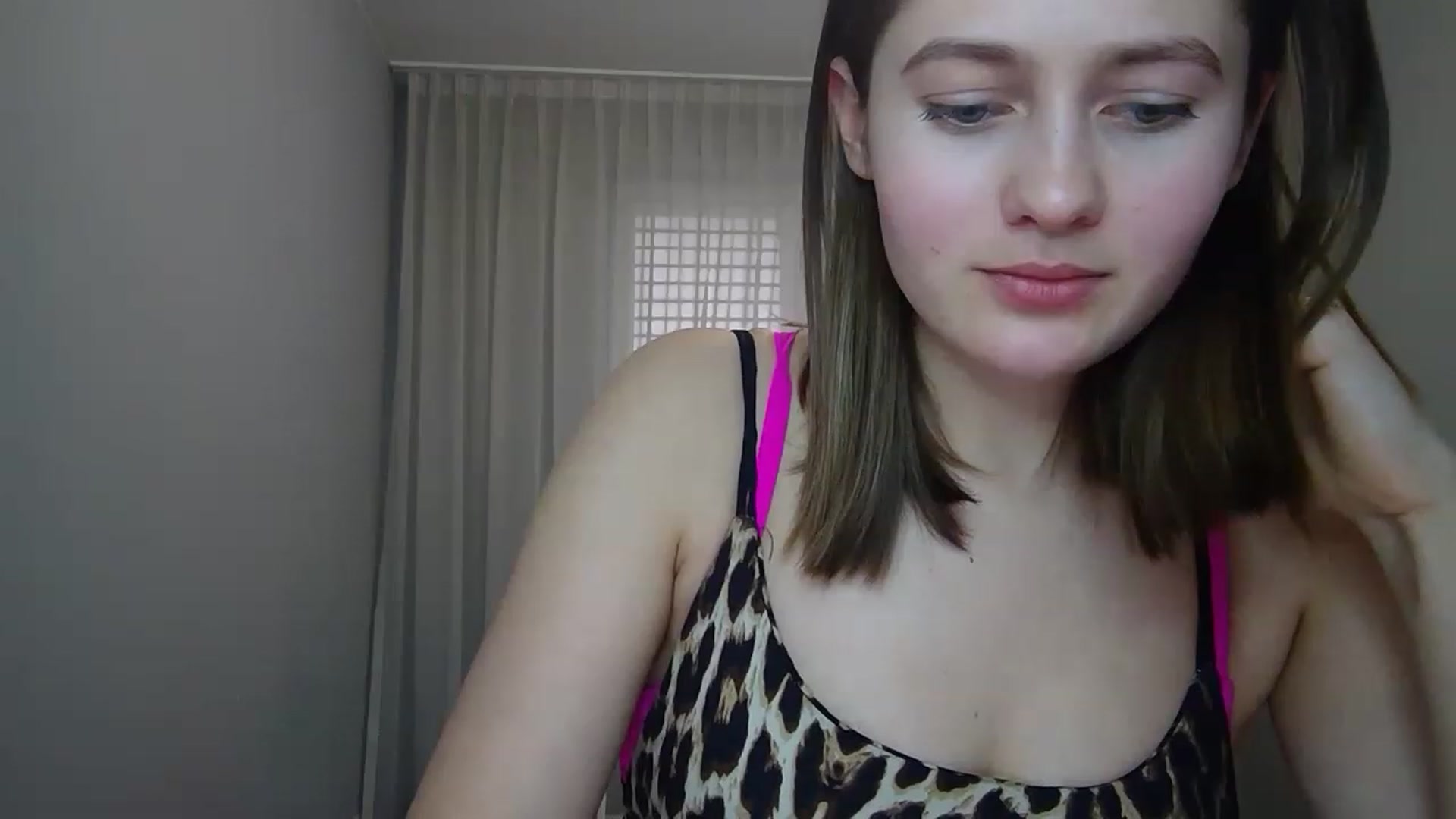 Gallery image thumbnail from Little_Rosee's myfreecams stream on, 04/05/2023, 11:37 image 16 of 20