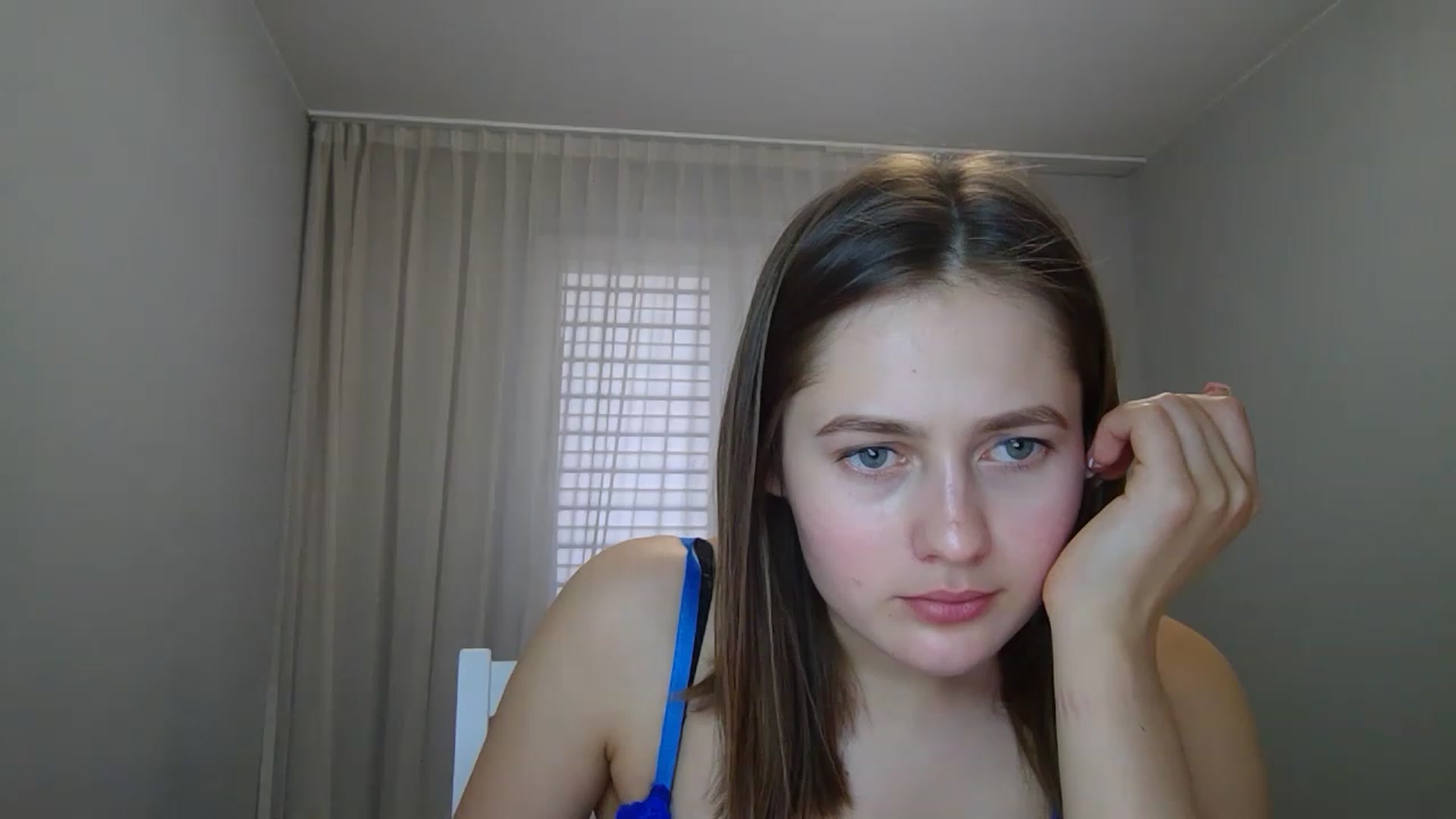 Gallery image thumbnail from Little_Rosee's myfreecams stream on, 04/13/2023, 12:06 image 17 of 20