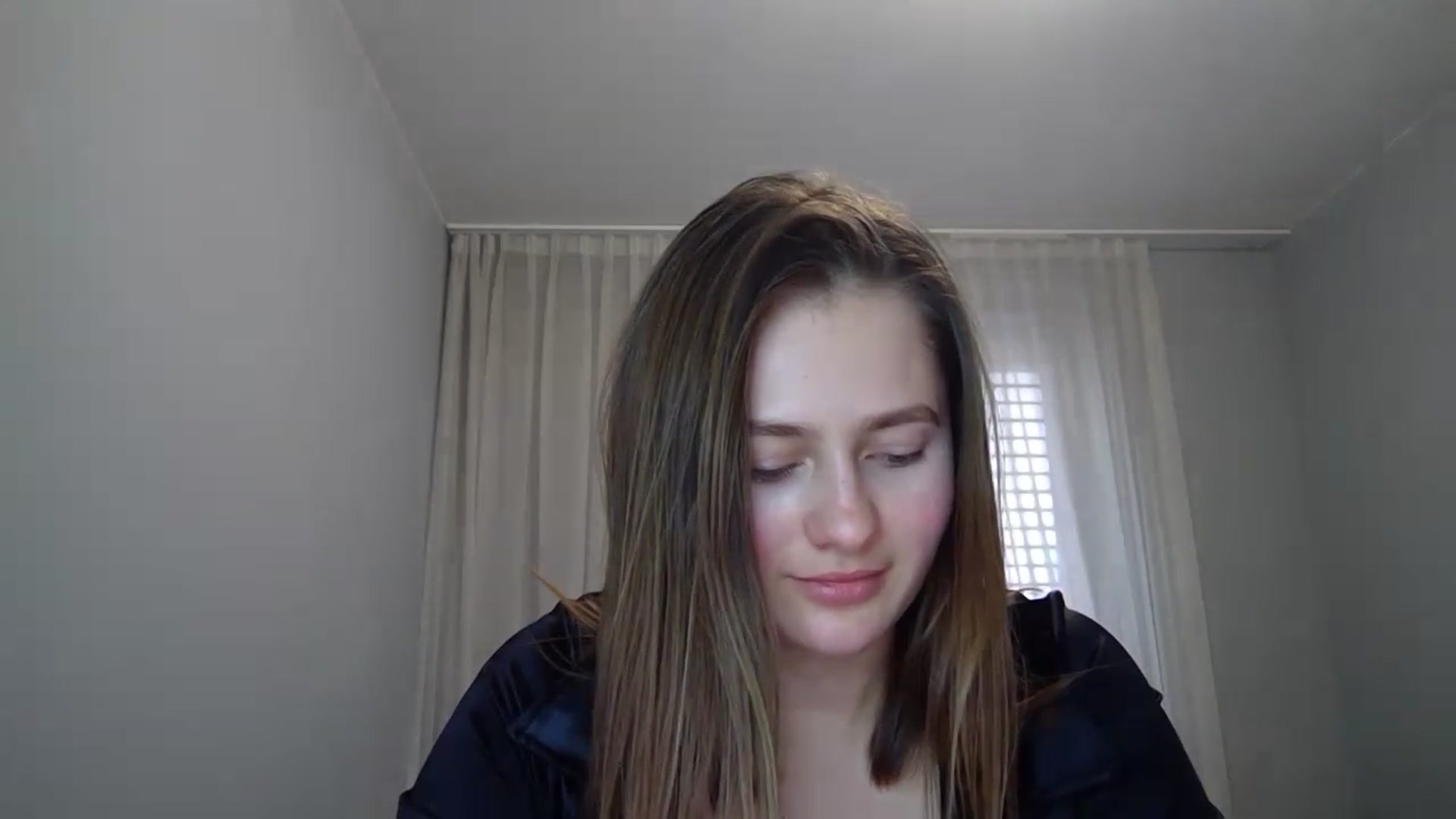 Gallery image thumbnail from Little_Rosee's myfreecams stream on, 04/14/2023, 12:10 image 12 of 20