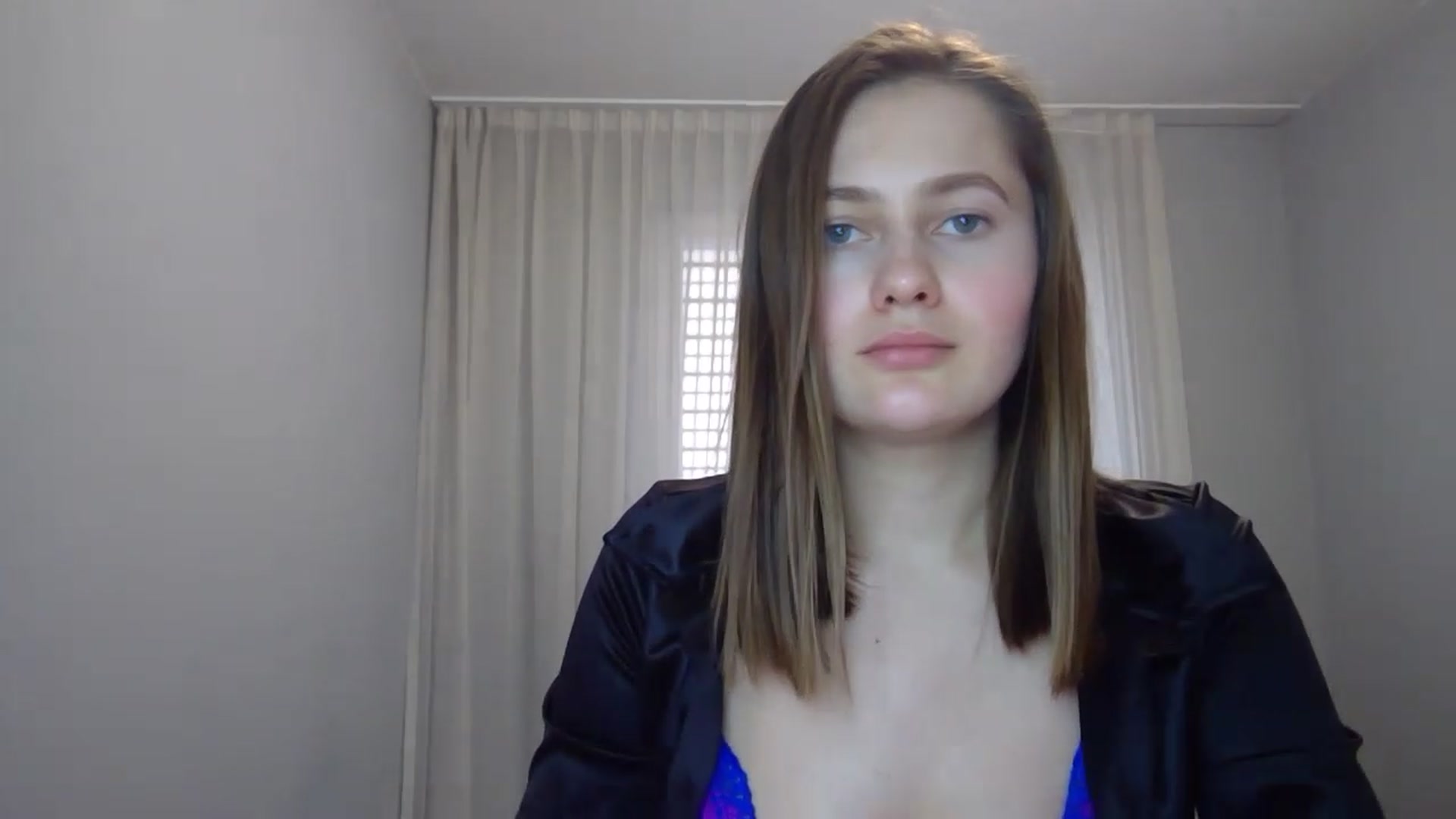 Gallery image thumbnail from Little_Rosee's myfreecams stream on, 04/14/2023, 12:10 image 16 of 20