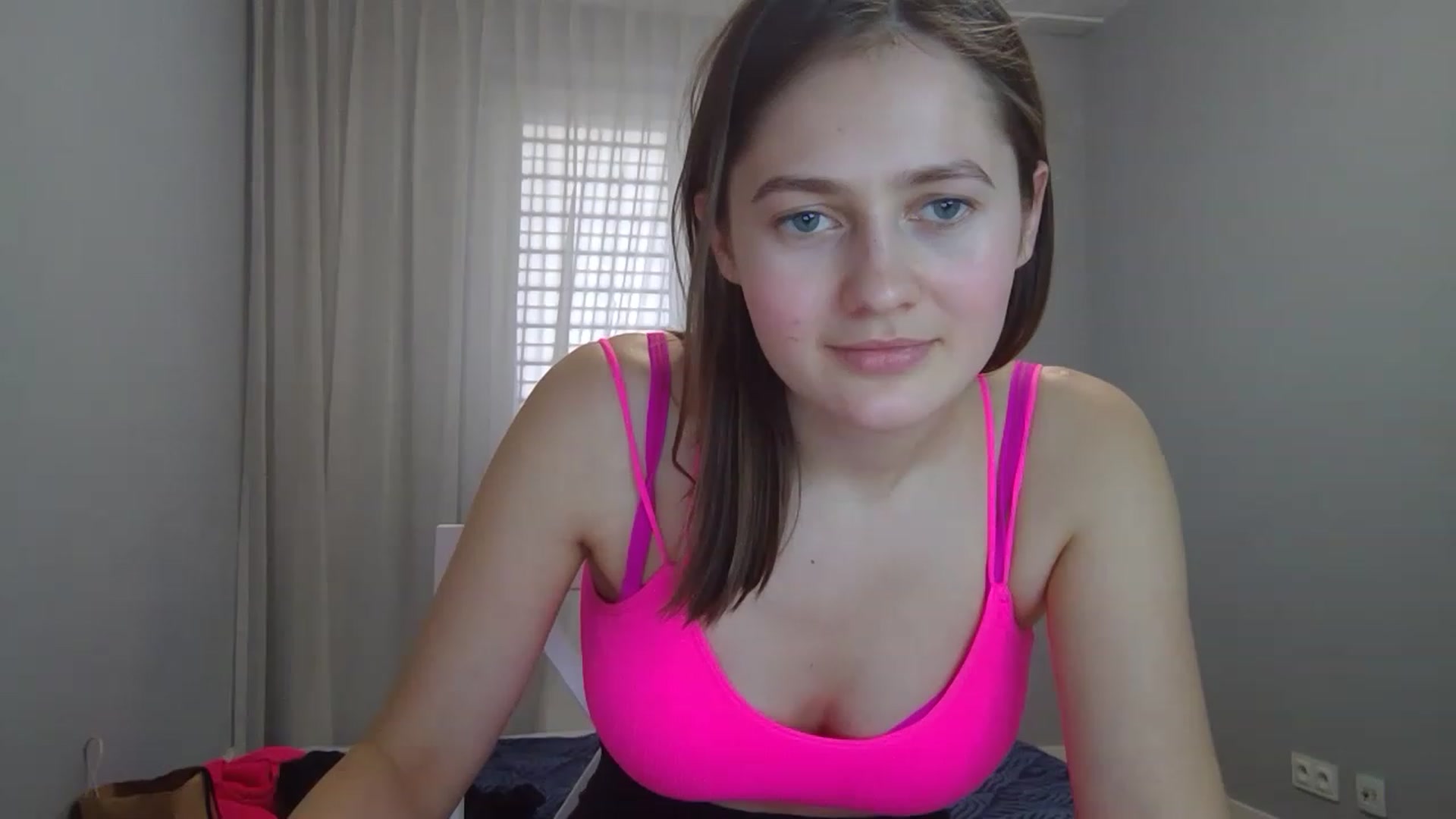 Gallery image thumbnail from Little_Rosee's myfreecams stream on, 04/16/2023, 12:37 image 15 of 20