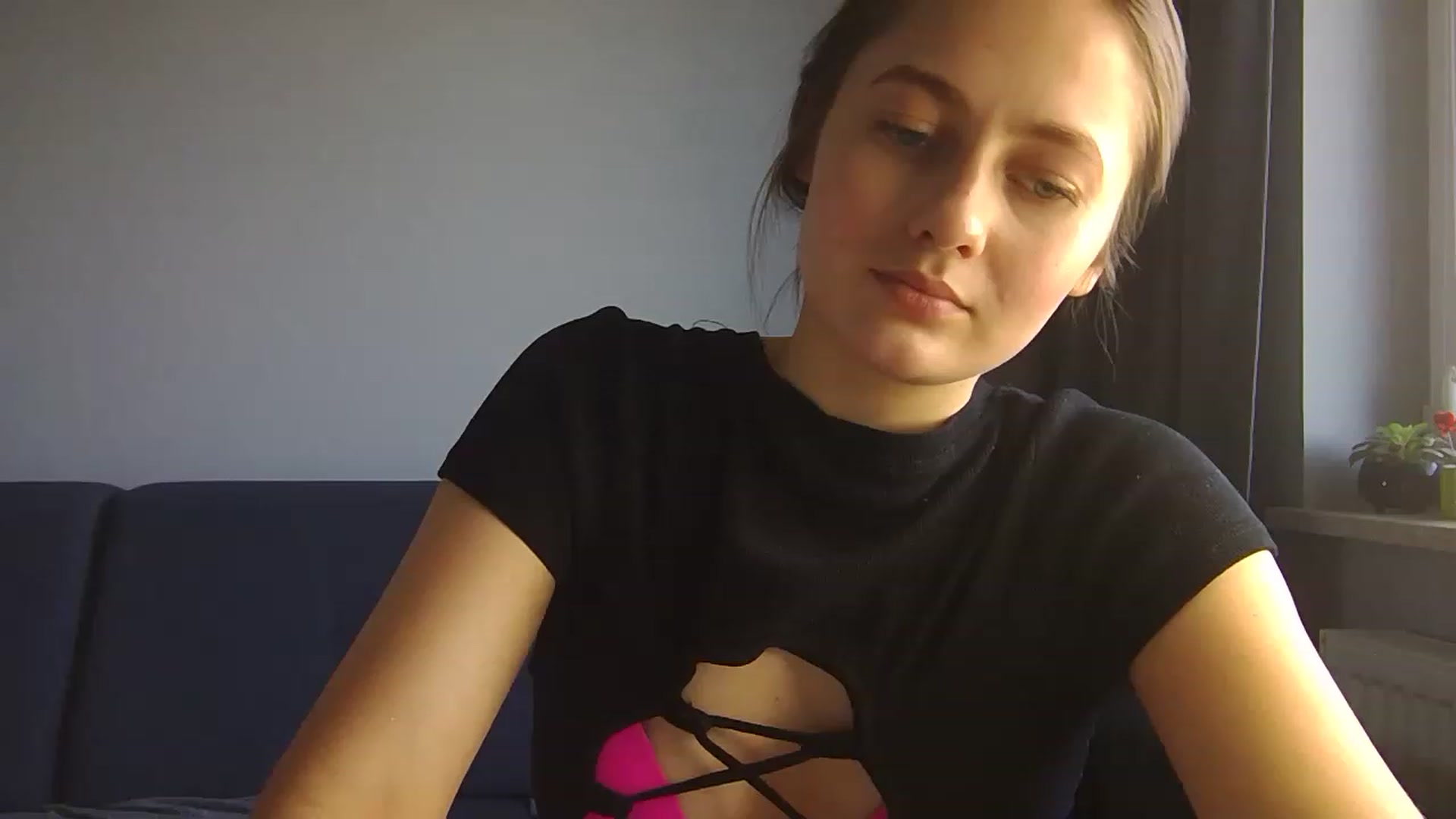 Gallery image thumbnail from Little_Rosee's myfreecams stream on, 04/20/2023, 11:06 image 8 of 20