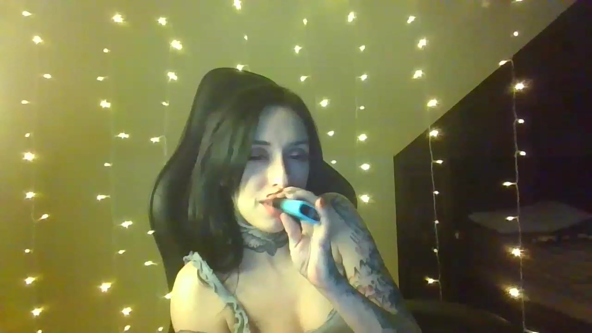 Gallery image thumbnail from Little_babe's myfreecams stream on, 02/12/2023, 04:12 image 20 of 20