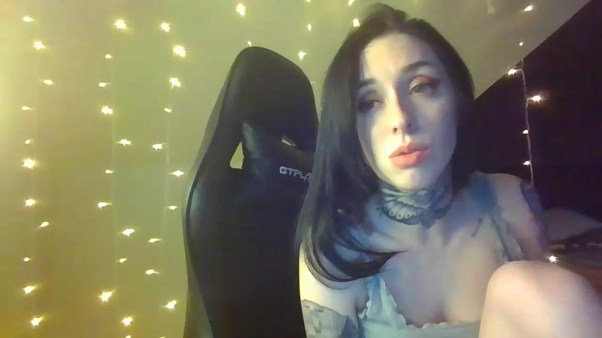 Gallery image thumbnail from Little_babe's myfreecams stream on, 02/12/2023, 04:12 image 5 of 20