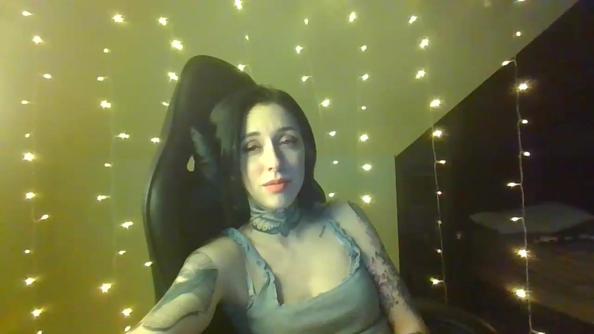 Gallery image thumbnail from Little_babe's myfreecams stream on, 02/12/2023, 04:12 image 15 of 20