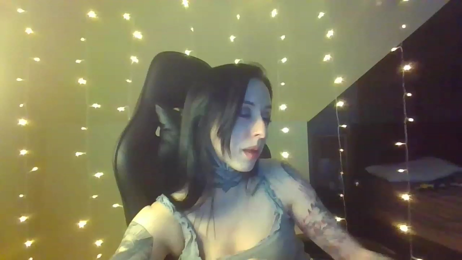 Gallery image thumbnail from Little_babe's myfreecams stream on, 02/12/2023, 04:12 image 16 of 20