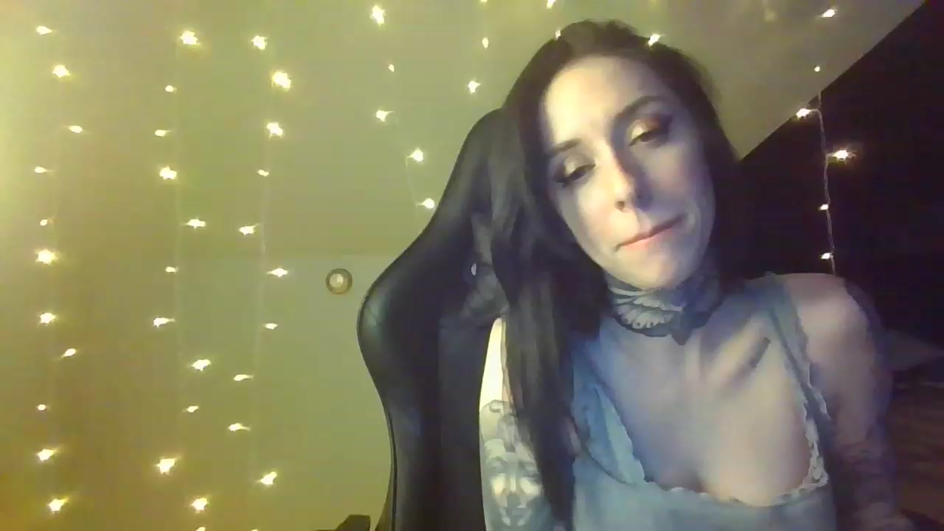Gallery image thumbnail from Little_babe's myfreecams stream on, 02/12/2023, 04:12 image 6 of 20