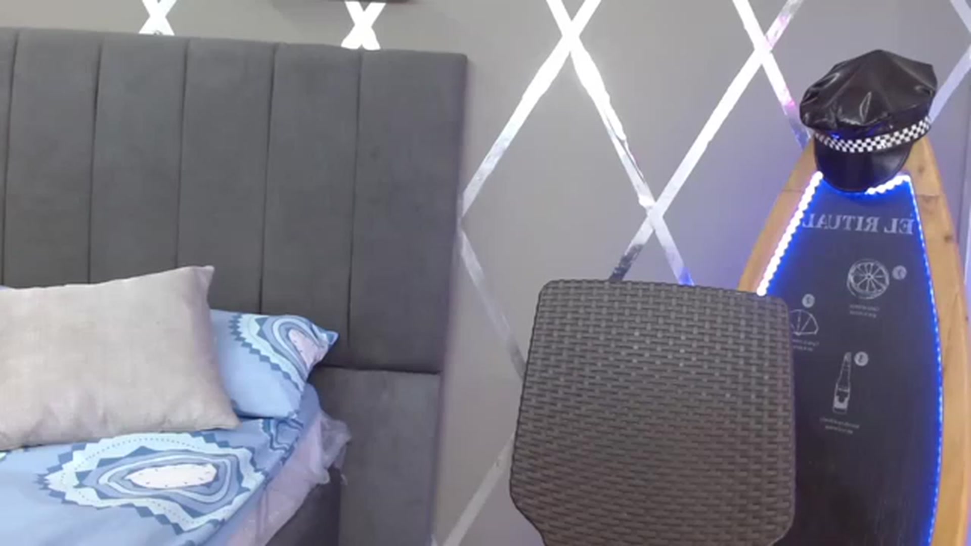 Gallery image thumbnail from Little_girll_'s myfreecams stream on, 03/16/2023, 16:55 image 16 of 20