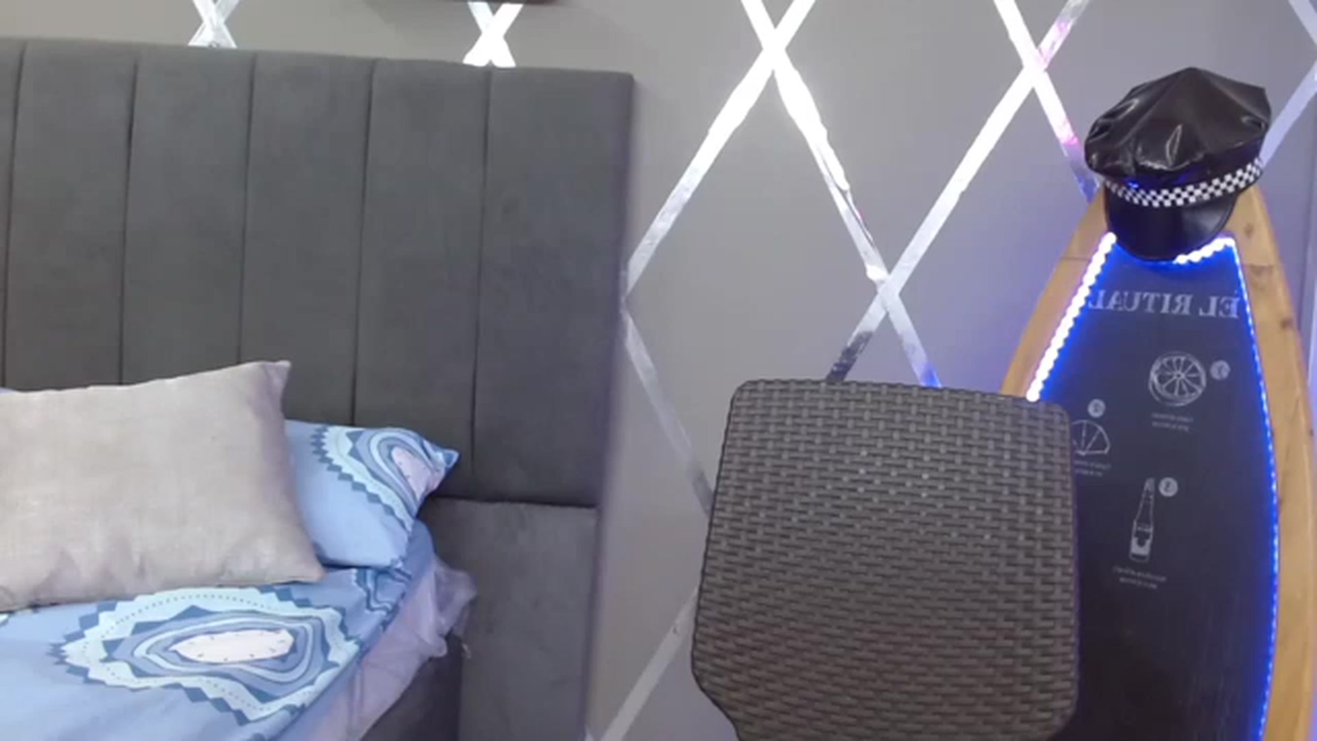 Gallery image thumbnail from Little_girll_'s myfreecams stream on, 03/16/2023, 16:55 image 17 of 20