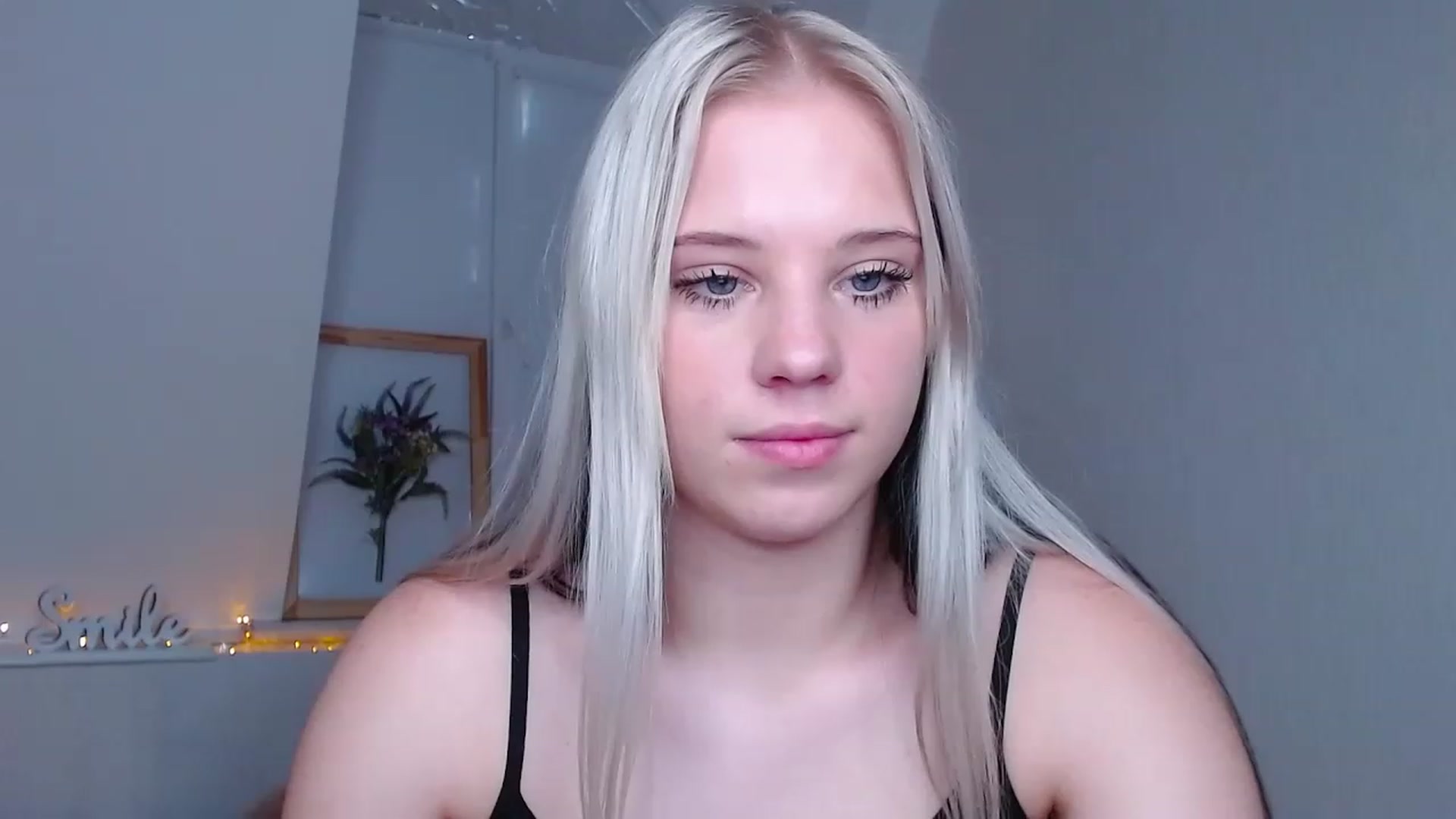 Gallery image thumbnail from Little_k1ttyy's myfreecams stream on, 06/03/2023, 11:52 image 18 of 20