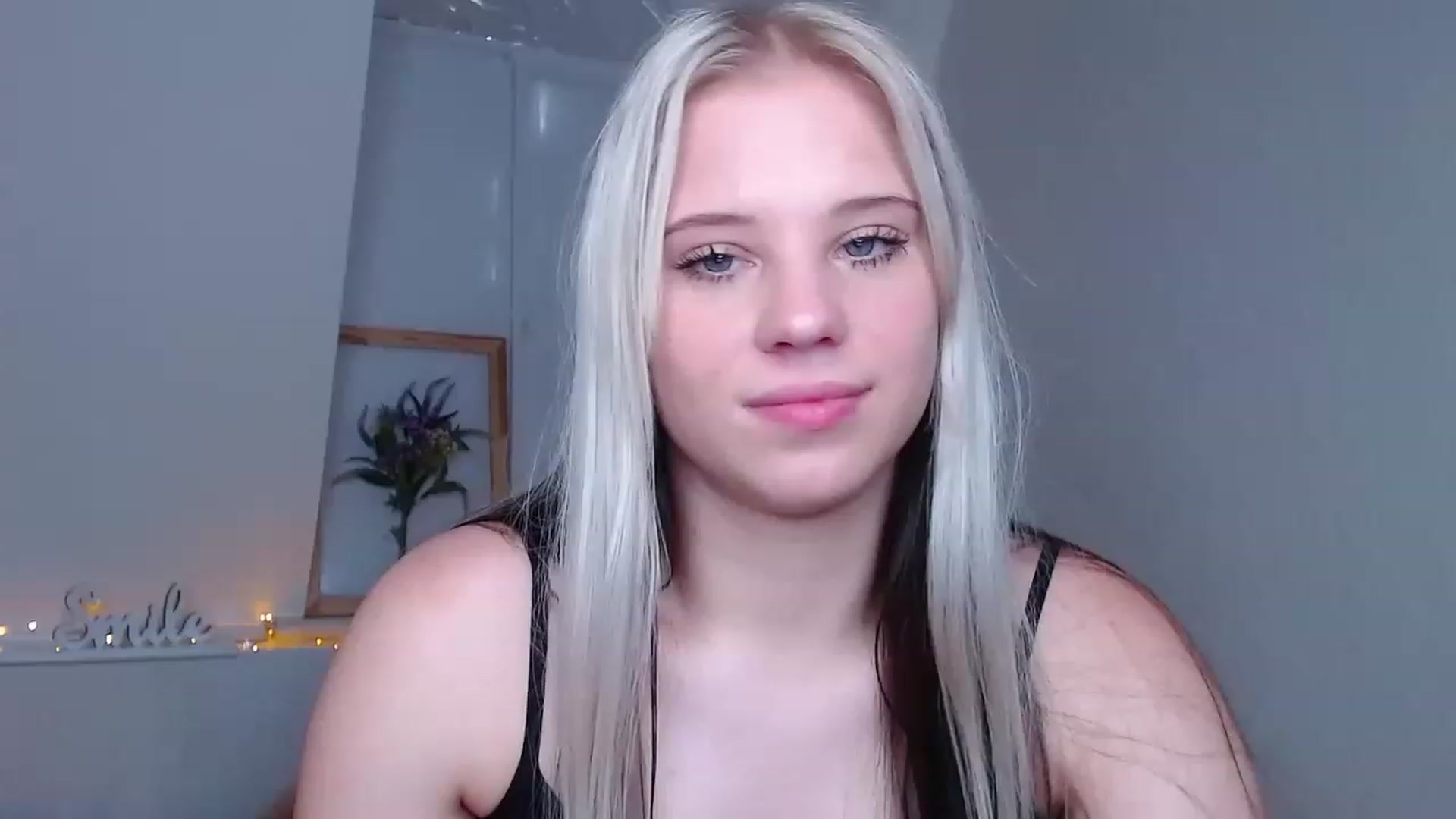 Gallery image thumbnail from Little_k1ttyy's myfreecams stream on, 06/03/2023, 11:52 image 8 of 20