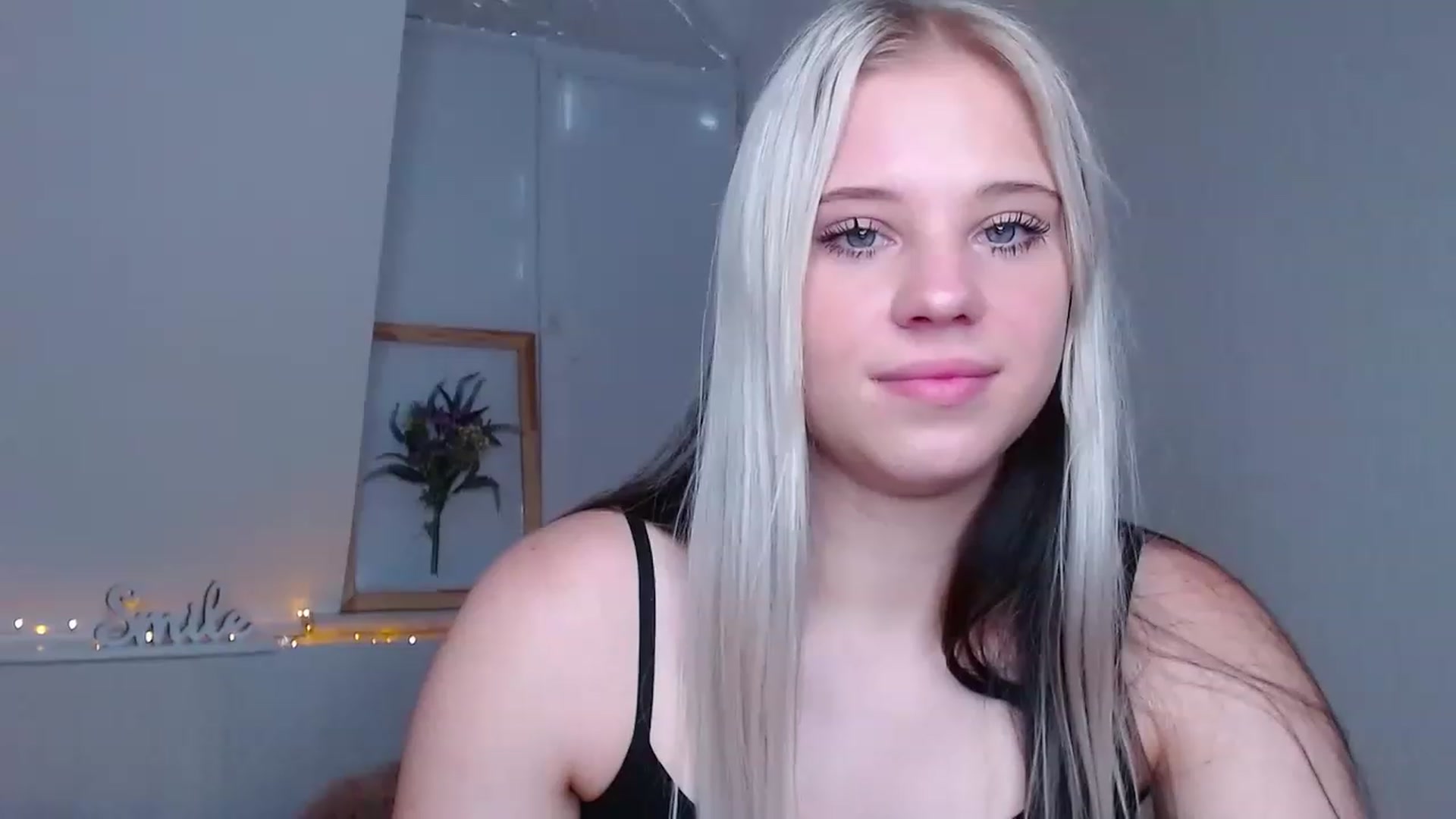 Gallery image thumbnail from Little_k1ttyy's myfreecams stream on, 06/03/2023, 11:52 image 7 of 20
