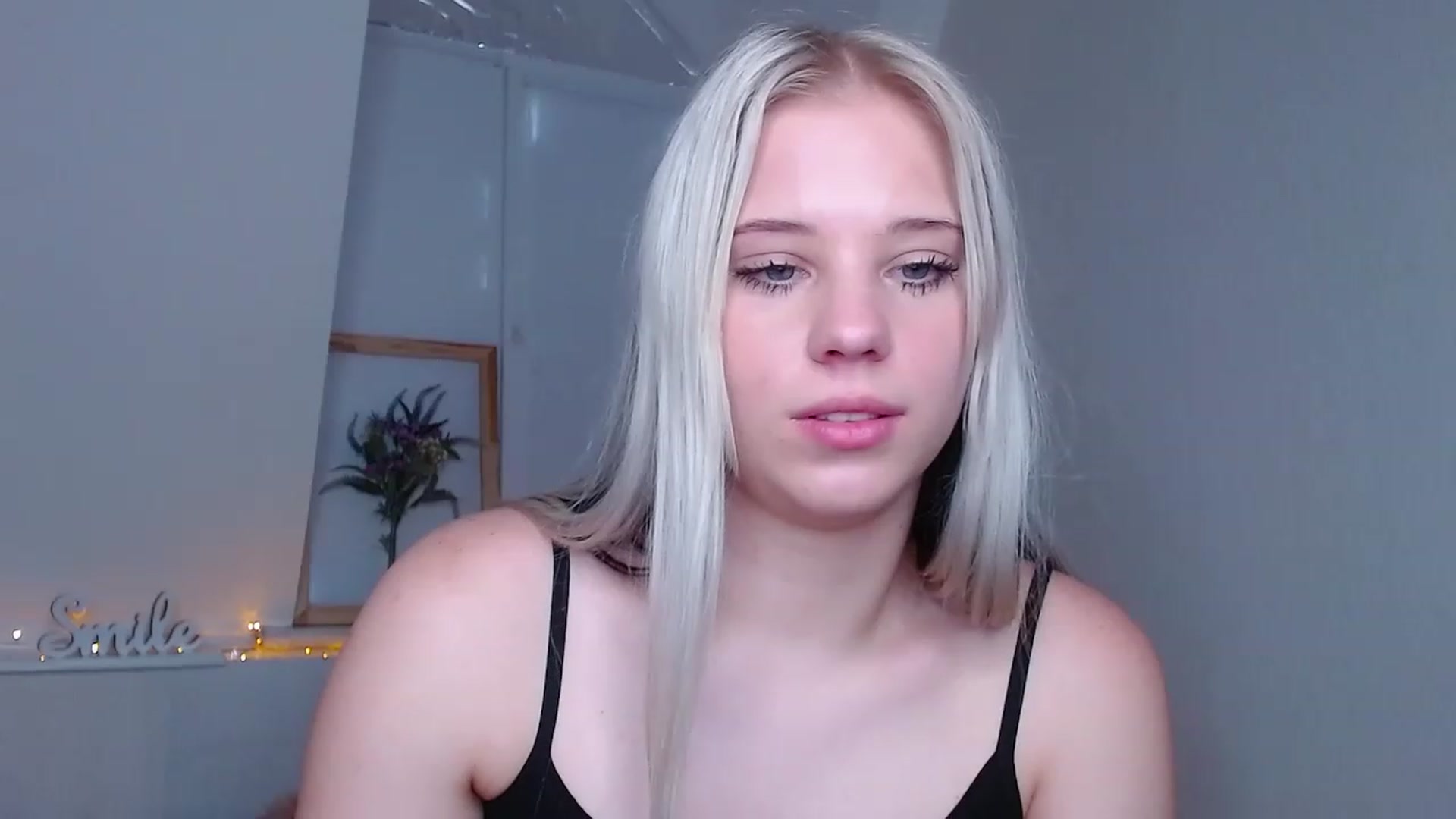 Gallery image thumbnail from Little_k1ttyy's myfreecams stream on, 06/03/2023, 11:52 image 15 of 20
